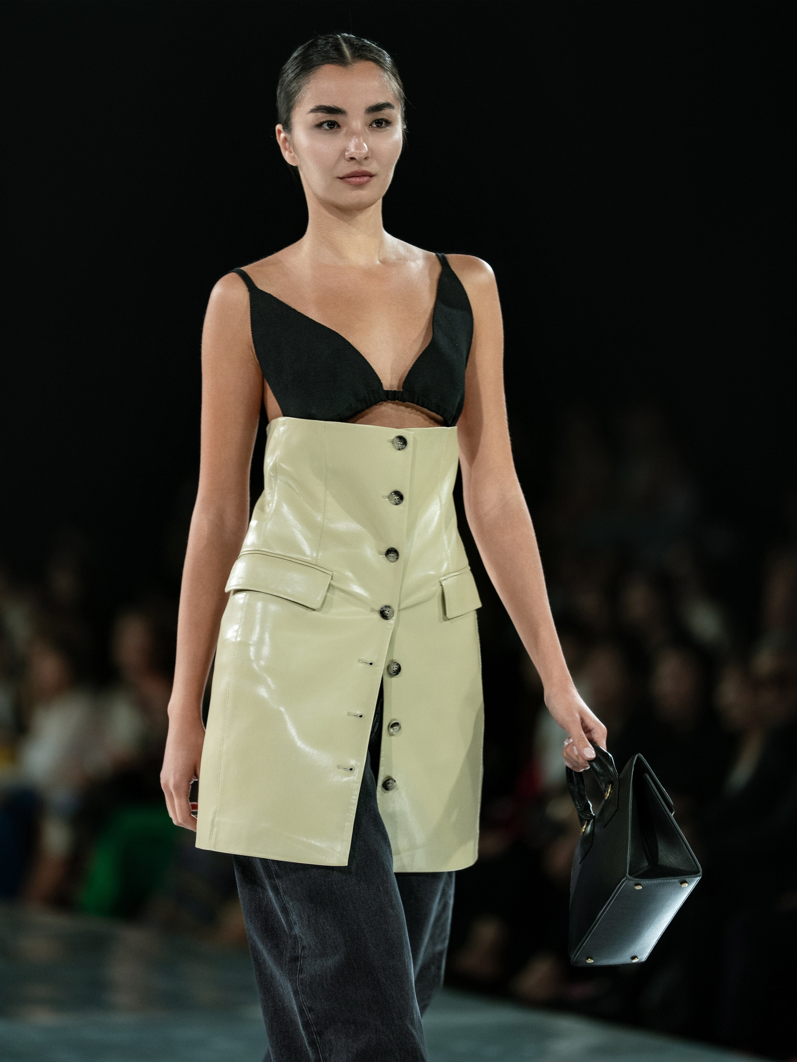 Visa Fashion Week Nanushka. Сайт Алматинского НЮ АРТ, будуар и фэшн фотографа Дениса Карпенко