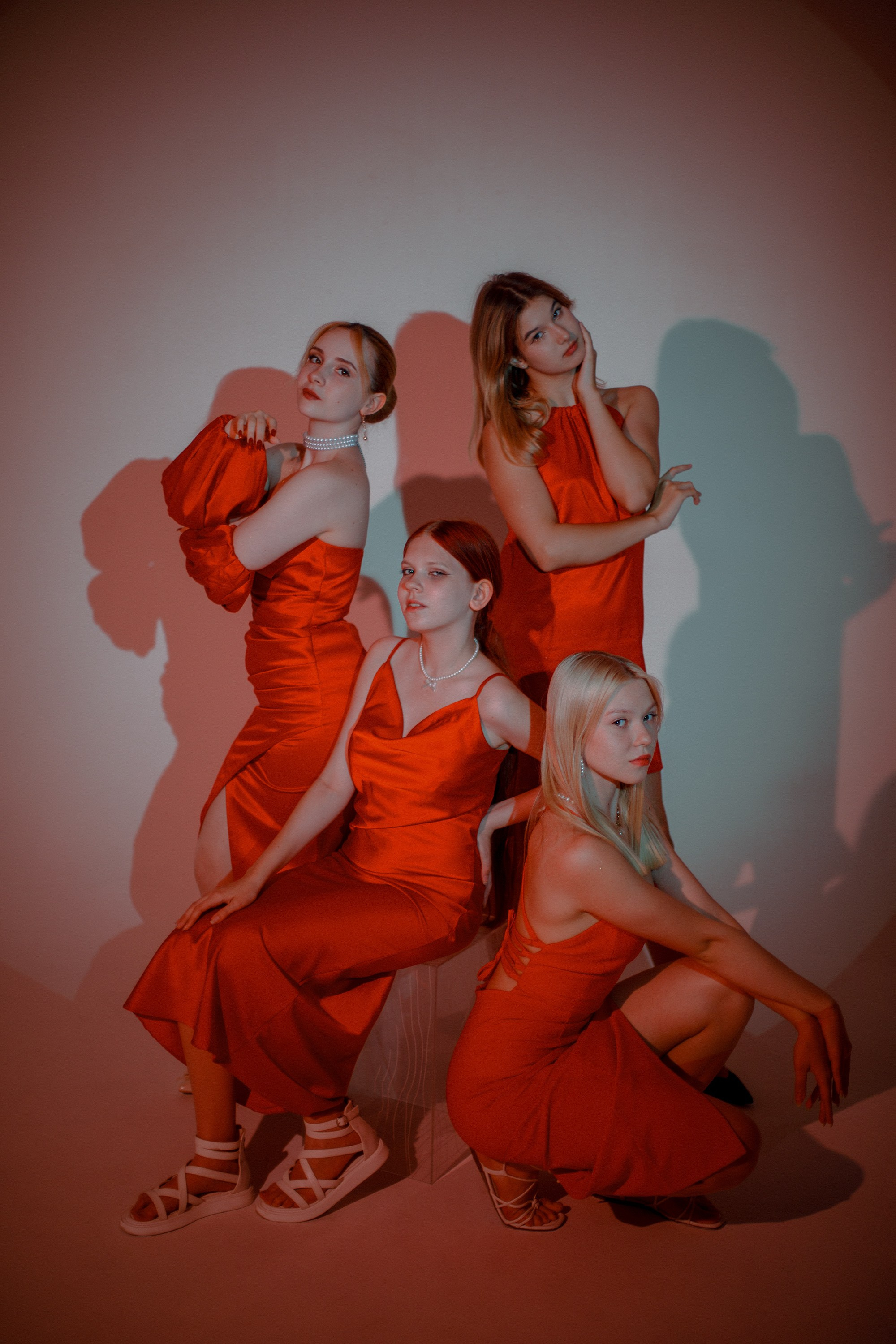 RED DRESS. Polaroud love