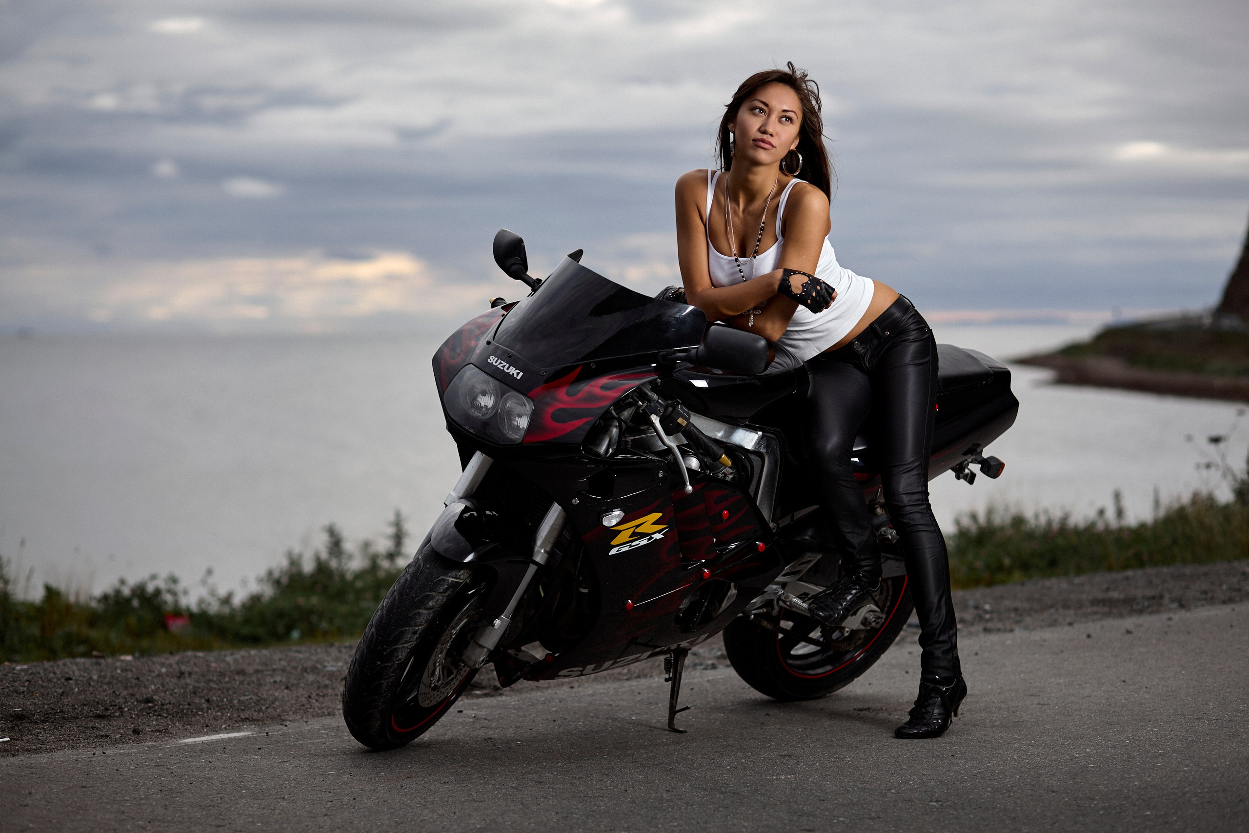 Парень, девушка, байк. Фотограф Андрей Серенков