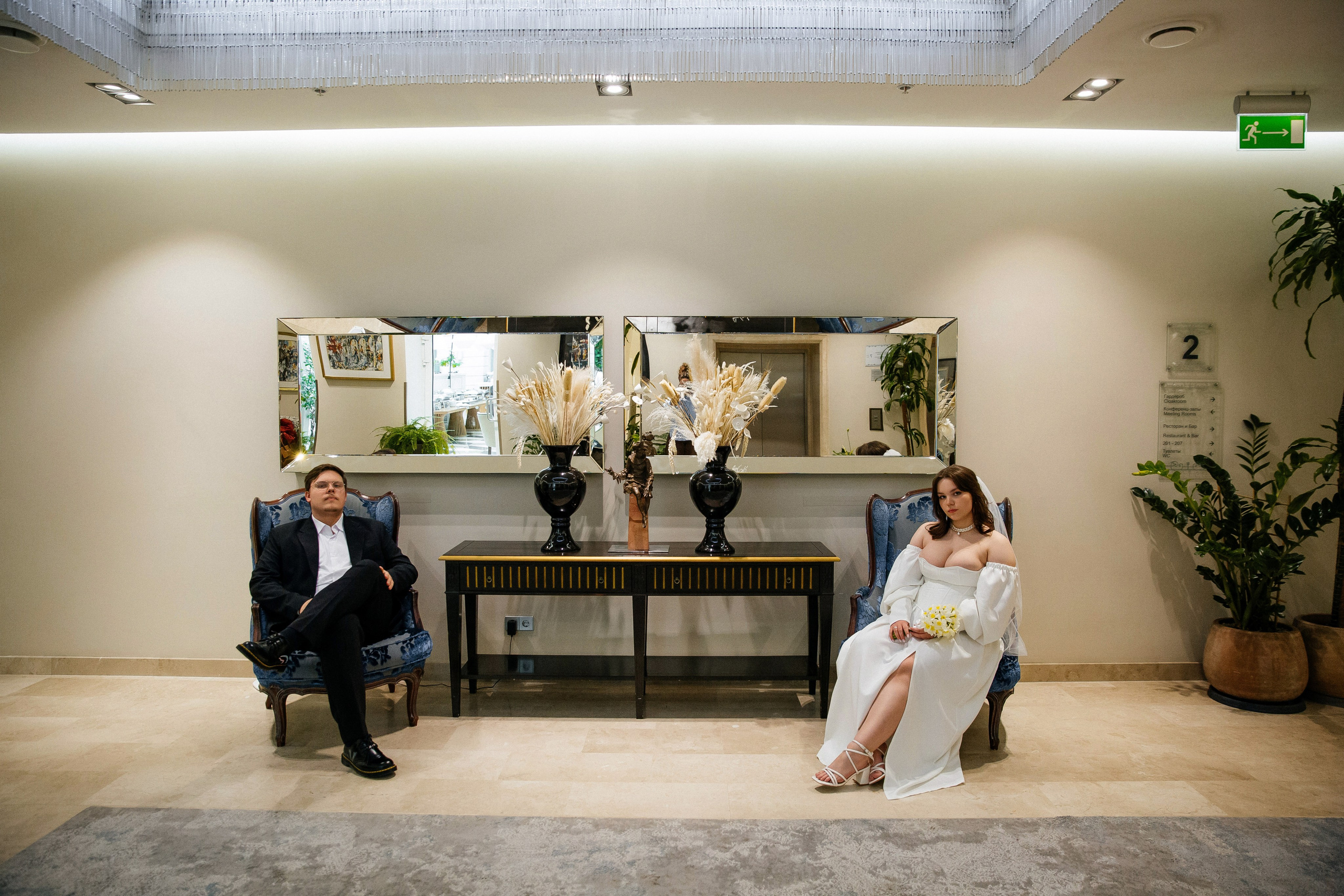 Съемка в отеле и регистрация прохладным майским днем. Свадебный фотограф в Санкт-Петербурге Вика Стукачева