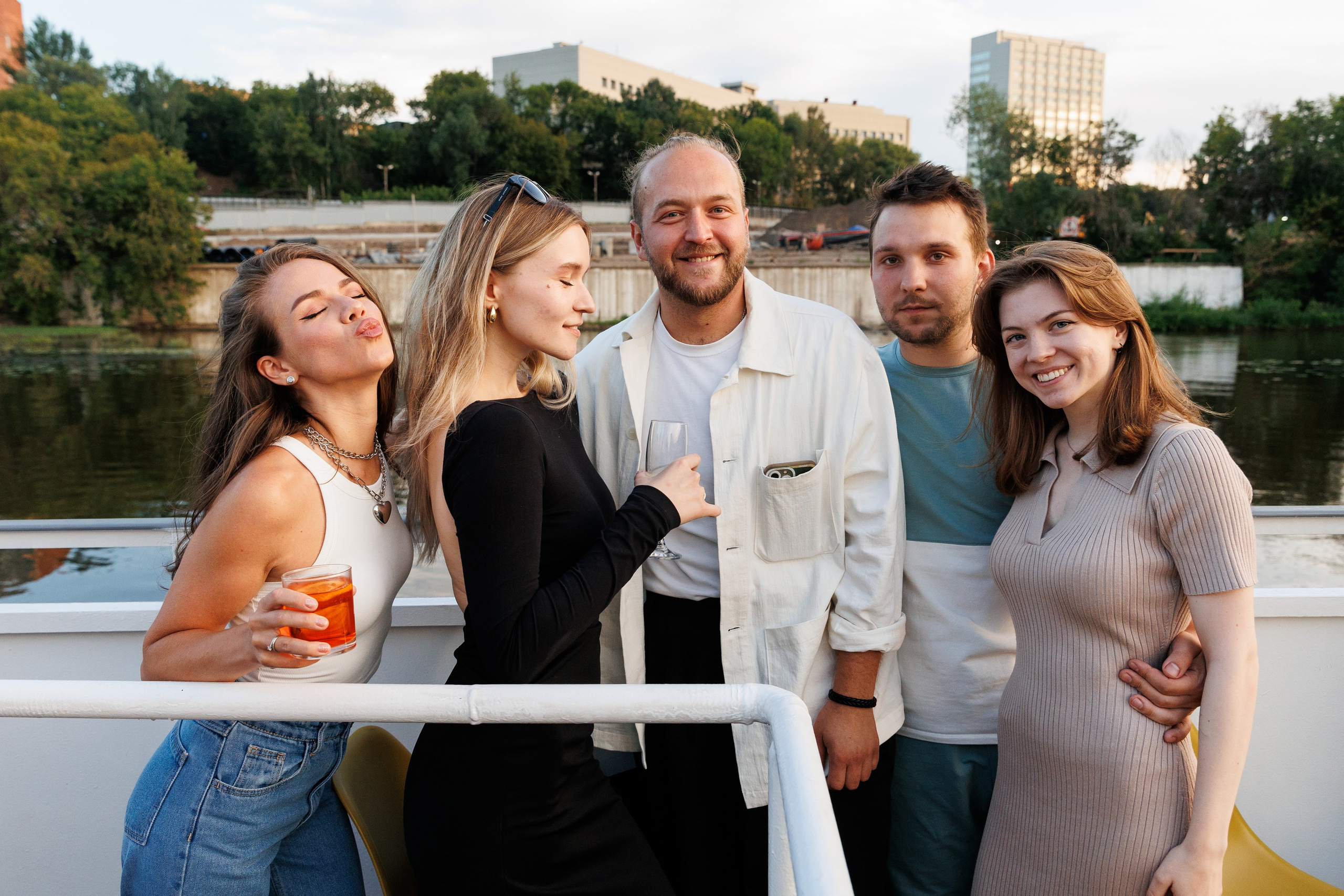 На теплоходах музыка играет. Репортажный Фотограф в Москве Юра Гушан