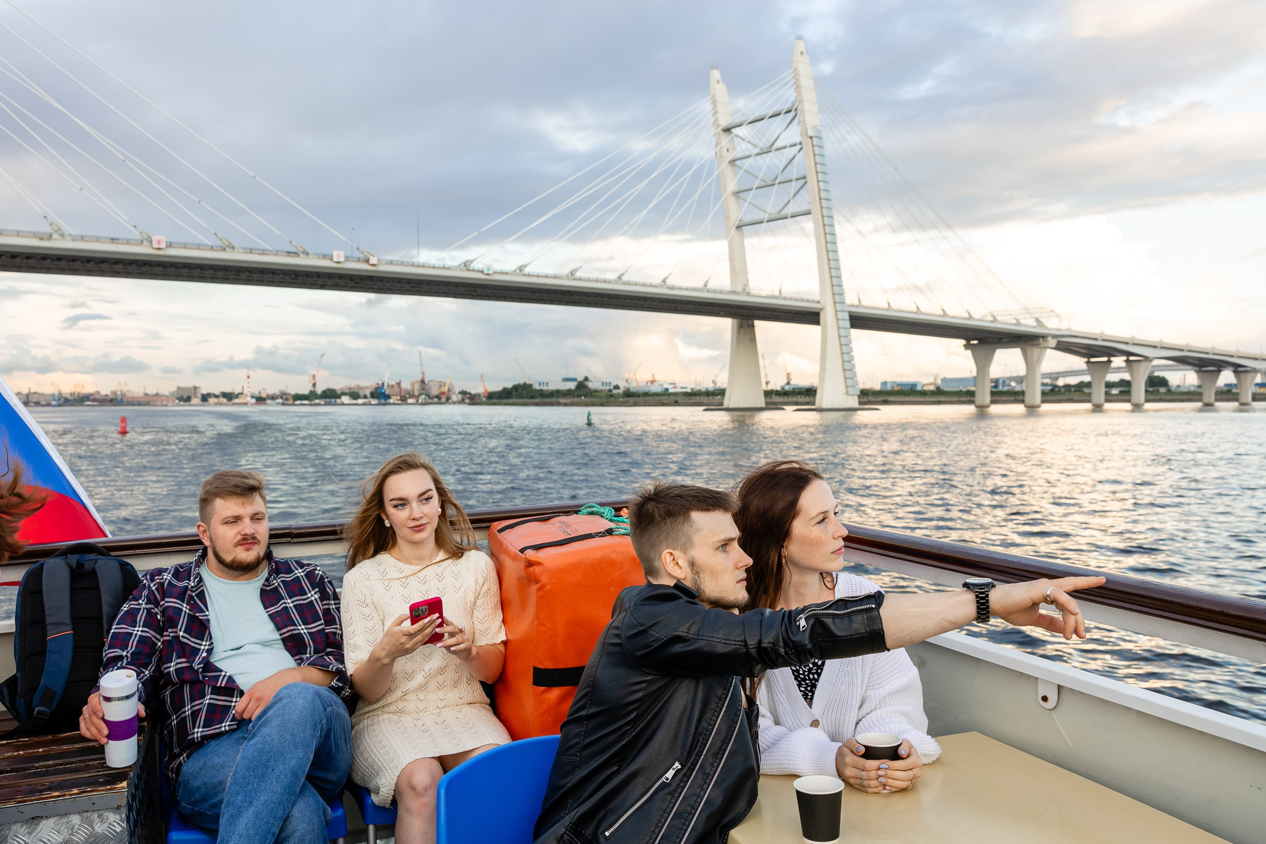 Экскурсия на двухпалубном теплоходе по Неве. Фотограф в Санкт-Петербурге — Сергей Петров