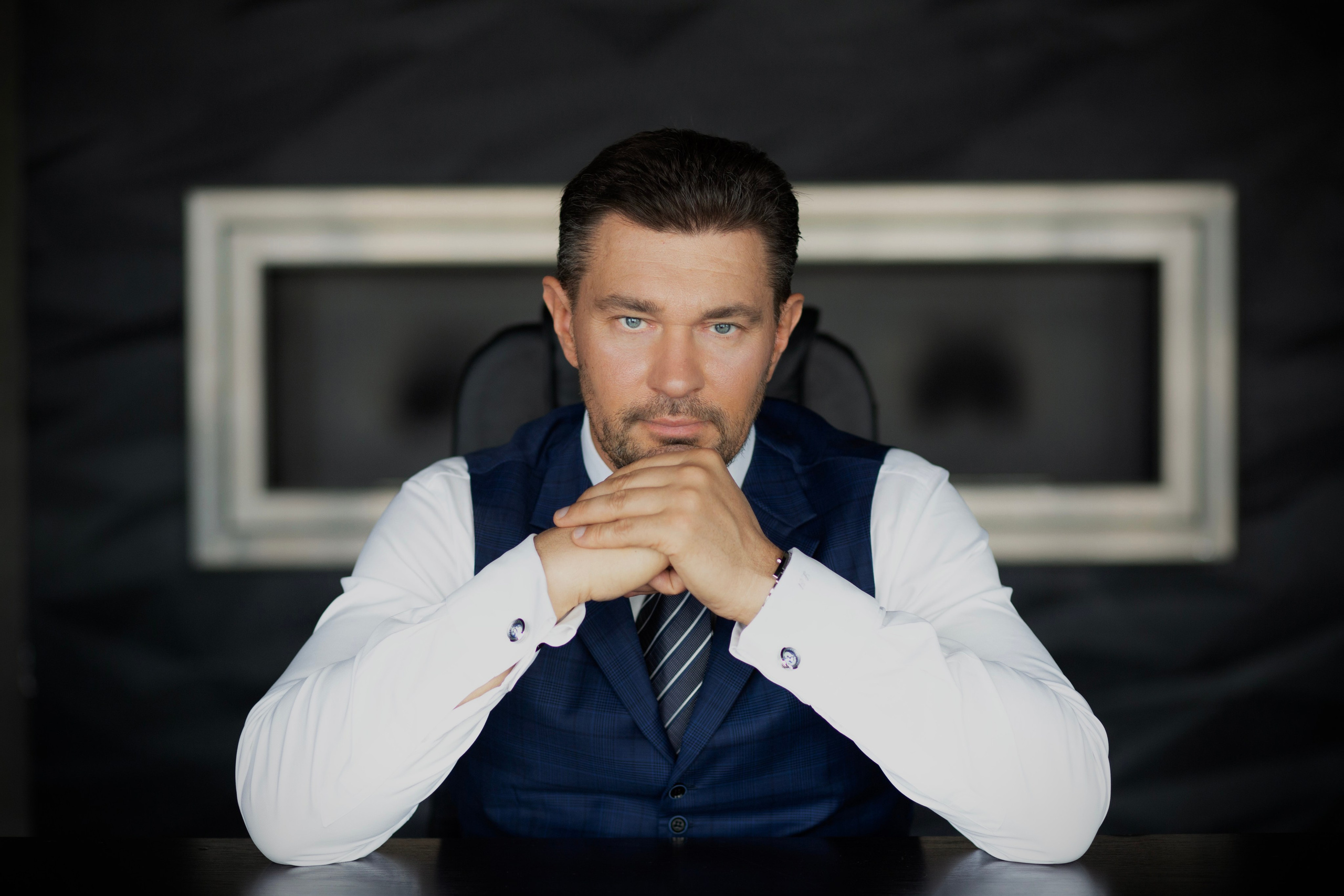 Бизнес портреты. Профессиональный фотограф Евгений Земцов в Москве. Контент съемка, репортаж мероприятий, бизнес портреты