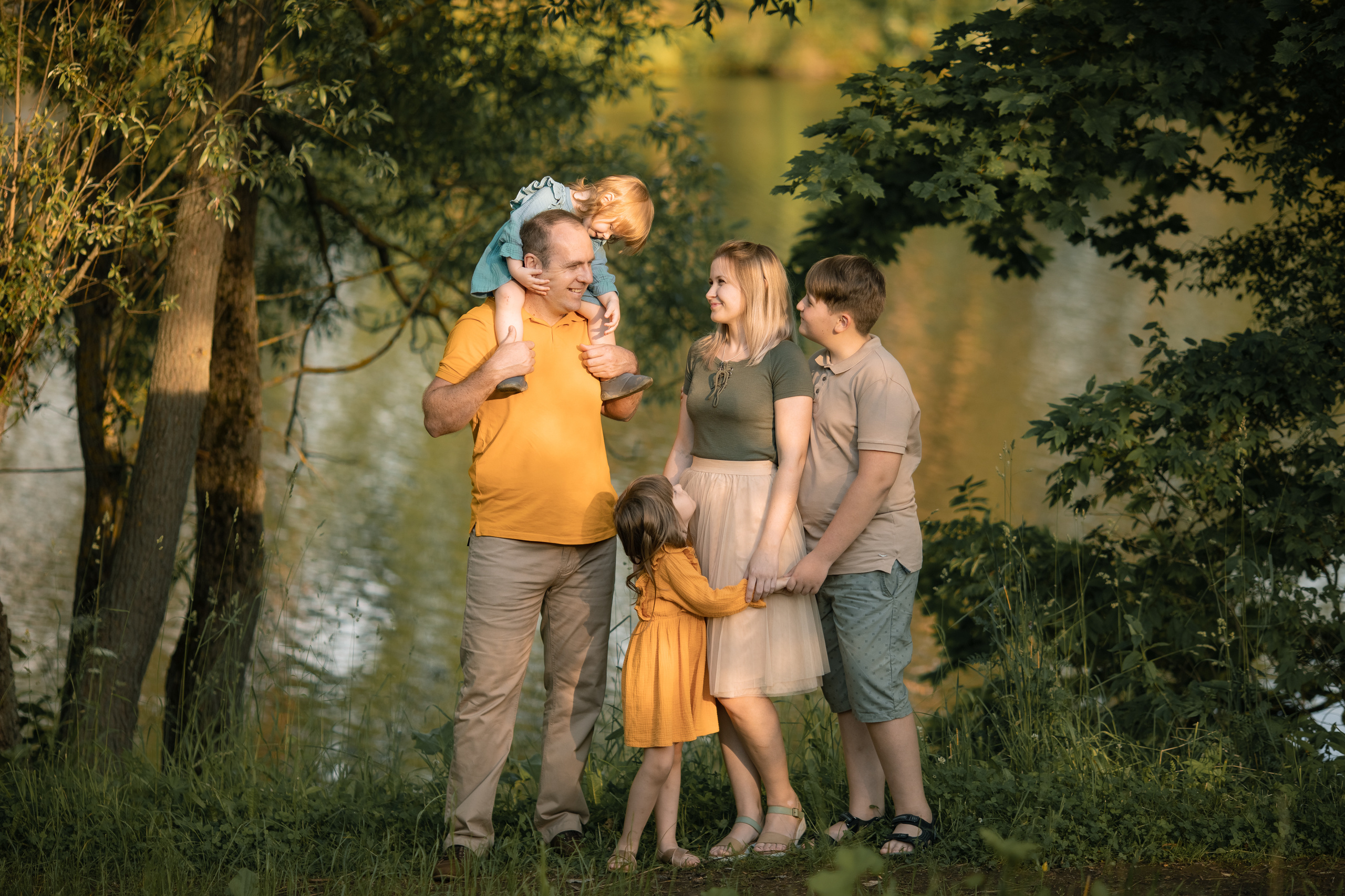 Фотопрогулка для семьи Ларисы и Георгия в Ясной Поляне. Женский семейный фотограф Тула Москва Захарова Анна