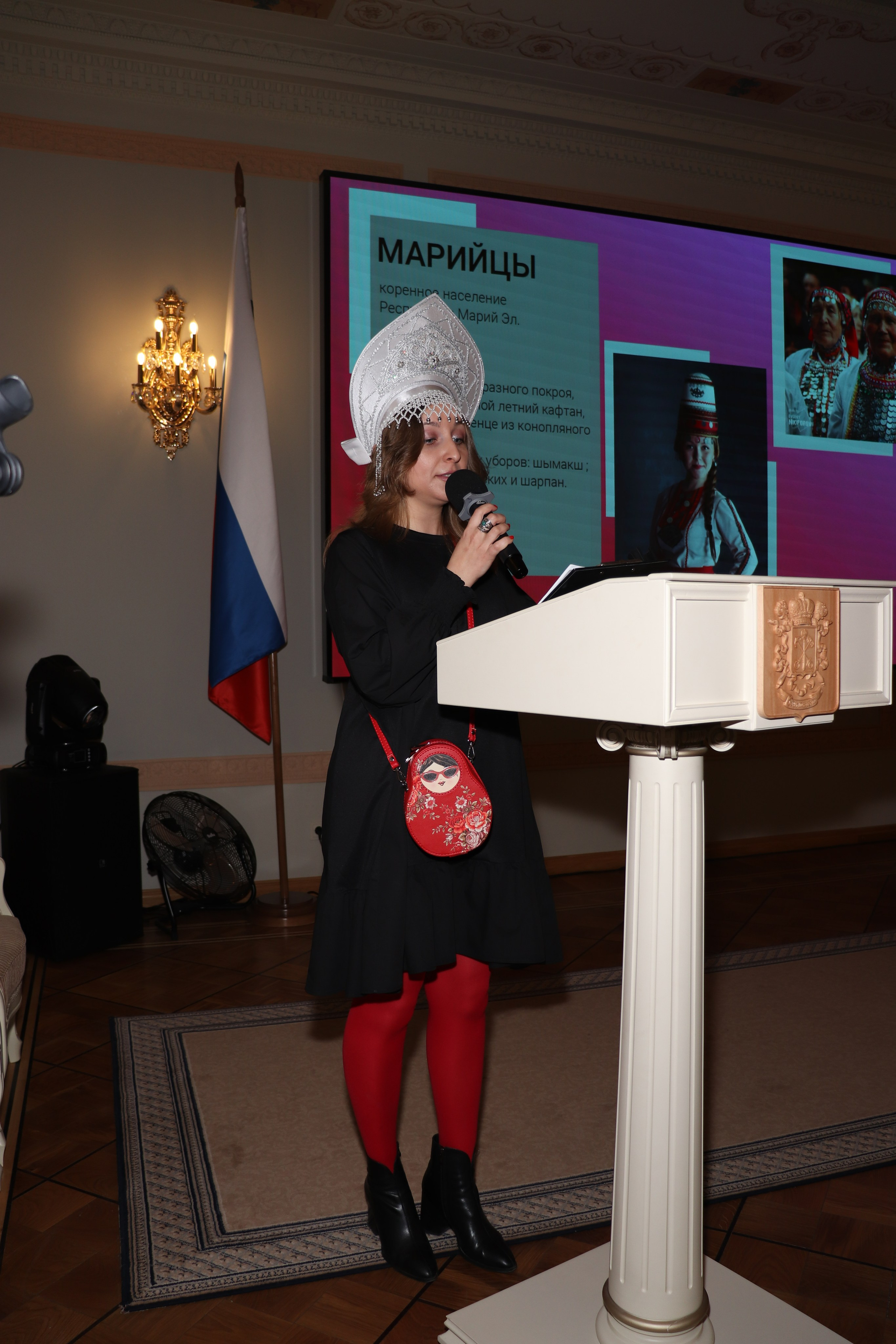 Показ-дефиле «КУЛЬТУРНЫЙ КОД В ОБРАЗЕ» от РОО «Сибирское землячество в Санкт-Петербурге» (6 марта 2025). Ивентный фотограф в Санкт-Петербурге Олег Комков