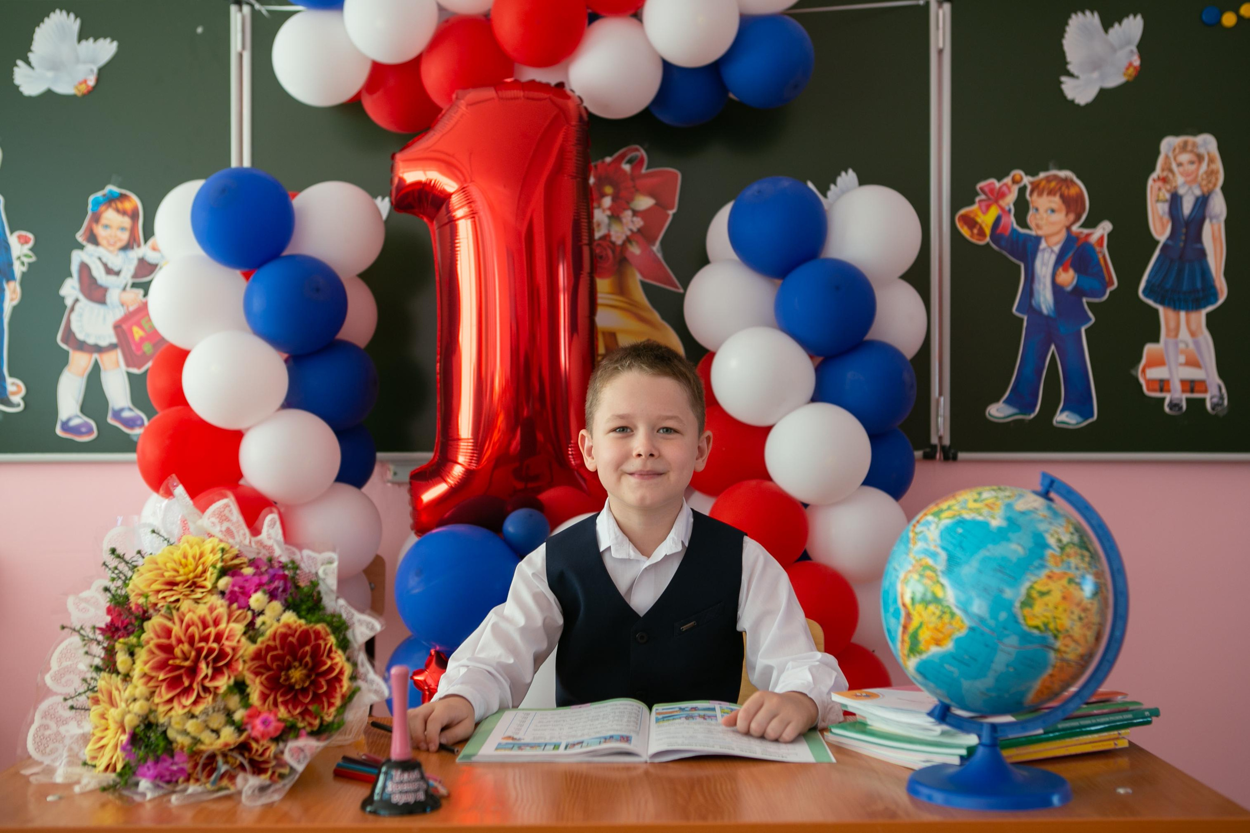 Школьная фотосессия в Омске. Выпускники. 4 класс. Фотосессия для выпускного альбома в Омске. Школьный фотограф в Омске. Фотограф Наталья Стаг в Омске. Фотографирую в разных стилях в разных студиях, а так же в школах и садах. Печатаю выпускные фотоальбомы