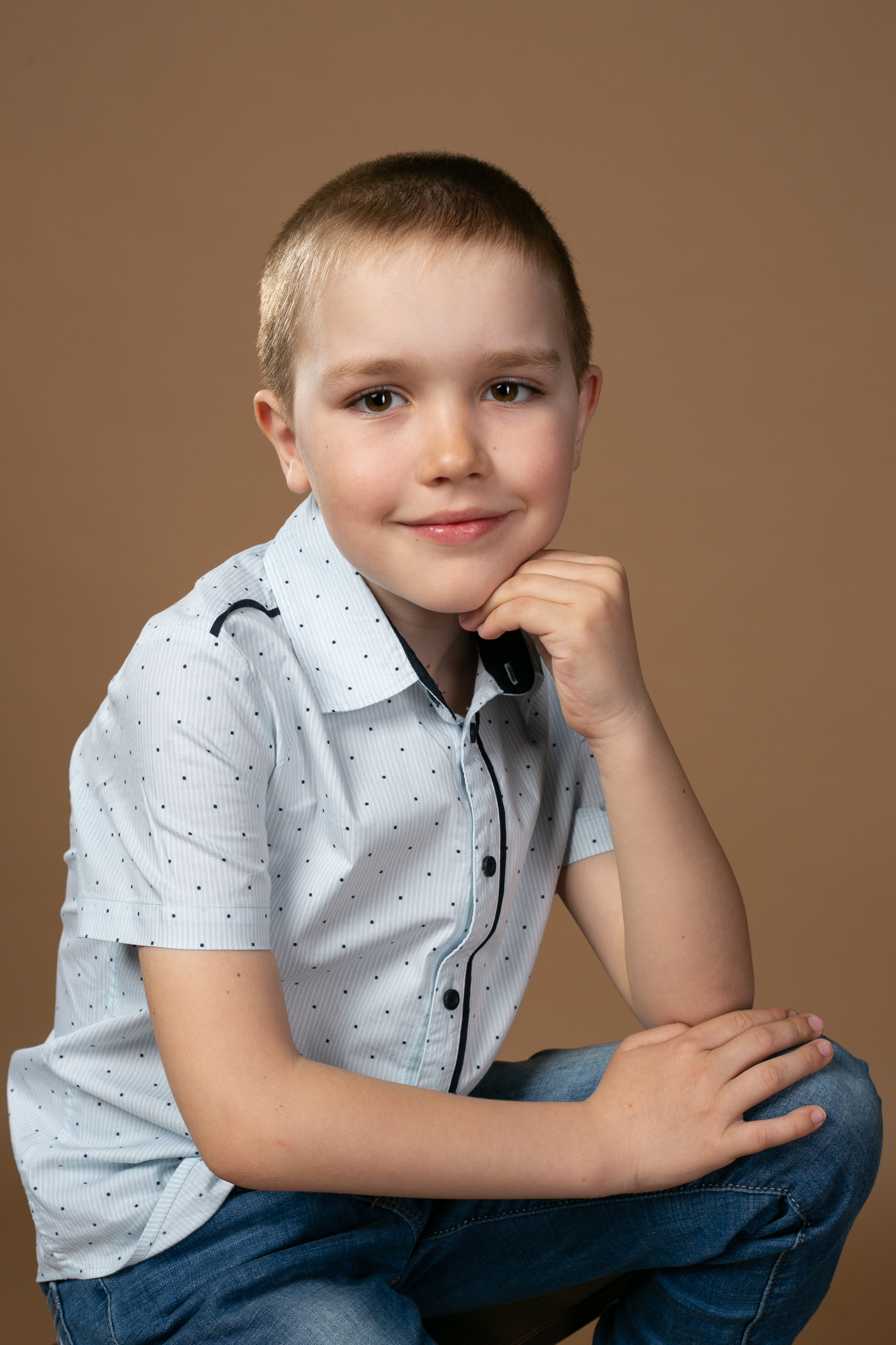 Школьная фотосессия в Омске. Выпускники. 4 класс. Фотосессия для выпускного альбома в Омске. Школьный фотограф в Омске. Фотограф Наталья Стаг в Омске. Фотографирую в разных стилях в разных студиях, а так же в школах и садах. Печатаю выпускные фотоальбомы