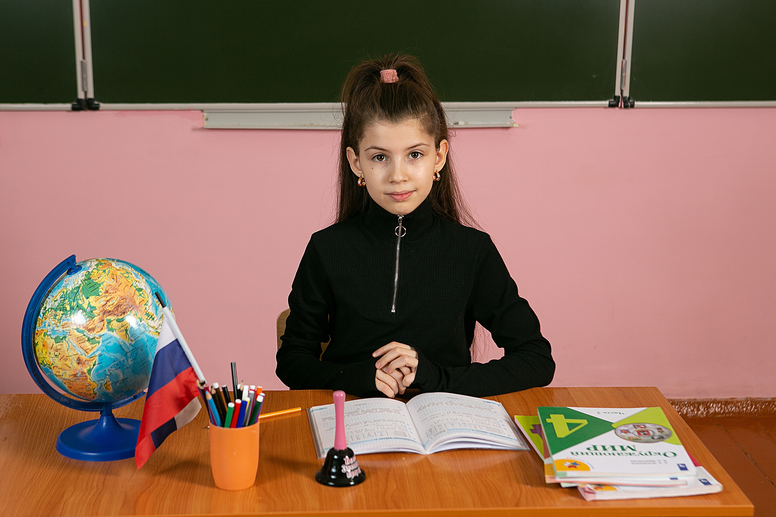 Школьная фотосессия в Омске. Выпускники. 4 класс. Фотосессия для выпускного альбома в Омске. Школьный фотограф в Омске. Фотограф Наталья Стаг в Омске. Фотографирую в разных стилях в разных студиях, а так же в школах и садах. Печатаю выпускные фотоальбомы