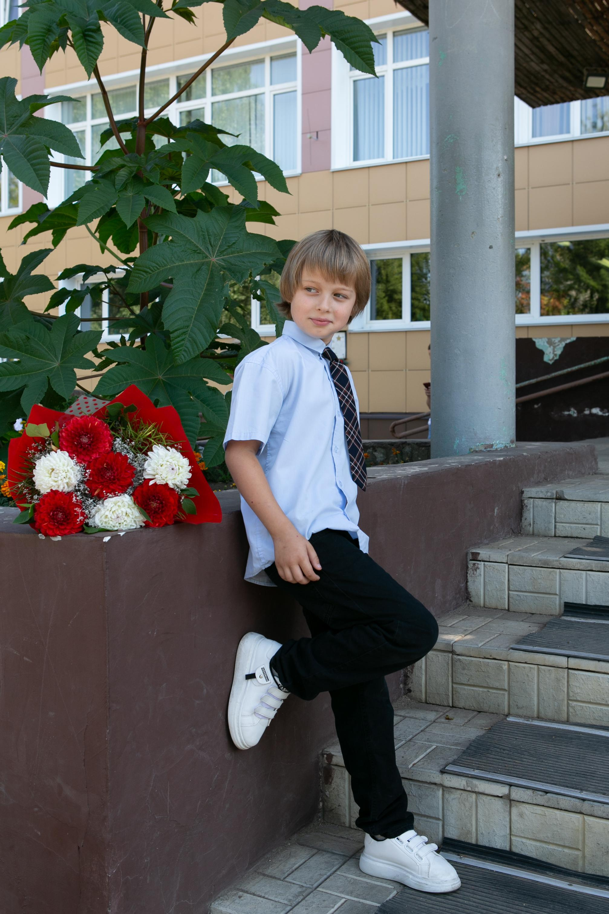 Школьная фотосессия в Омске. Выпускники. 4 класс. Фотосессия для выпускного альбома в Омске. Школьный фотограф в Омске. Фотограф Наталья Стаг в Омске. Фотографирую в разных стилях в разных студиях, а так же в школах и садах. Печатаю выпускные фотоальбомы