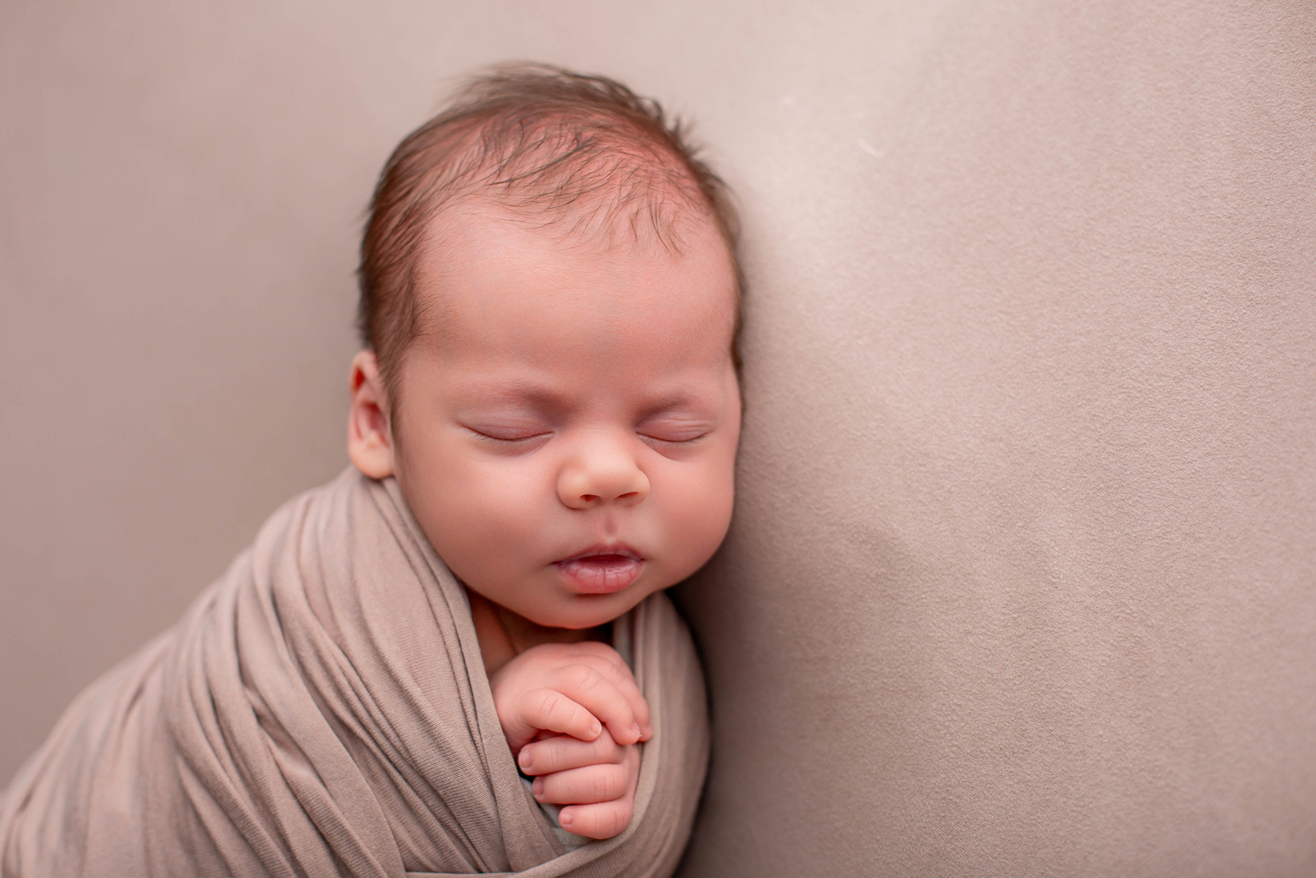 Фотографии новорожденных мальчиков. Семейный, детский фотограф в Великом Новгороде Юлия Федичева. Фотограф новорожденных