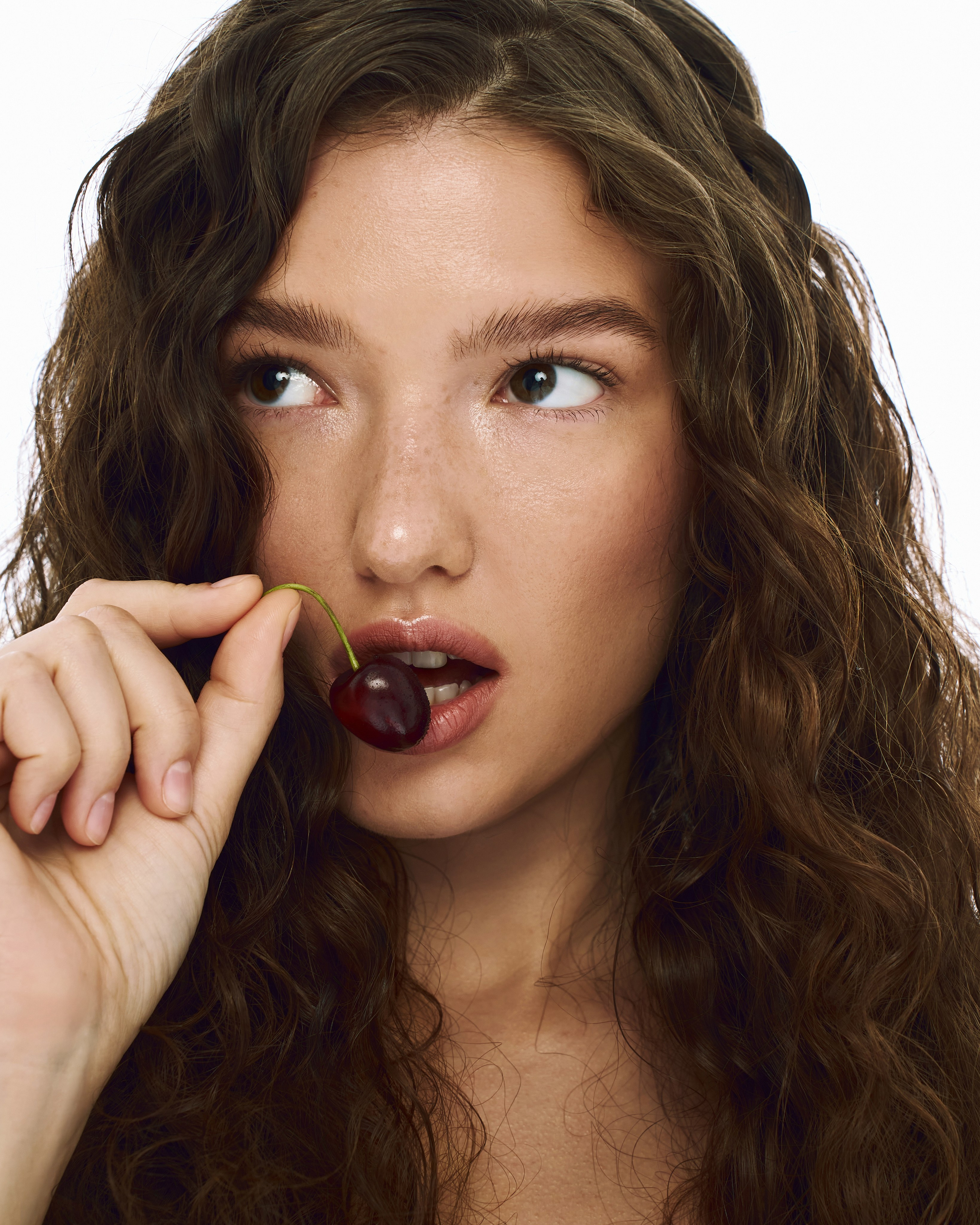 Бьюти. Фотограф для брендов одежды и маркетплейсов в Москве Рита Винтер