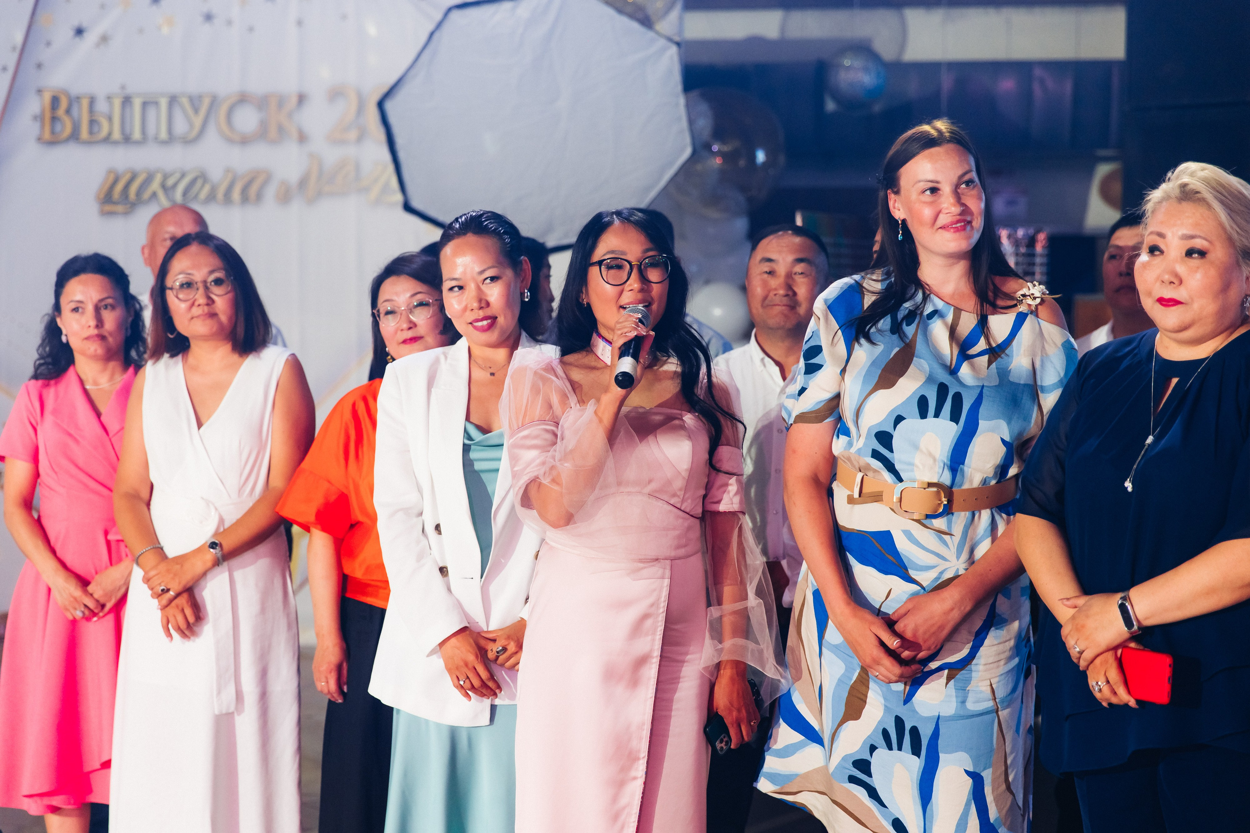 Выпускной вечер. 49 школа. Баран на корове. Свадебный и семейный фотограф в Улан-Удэ