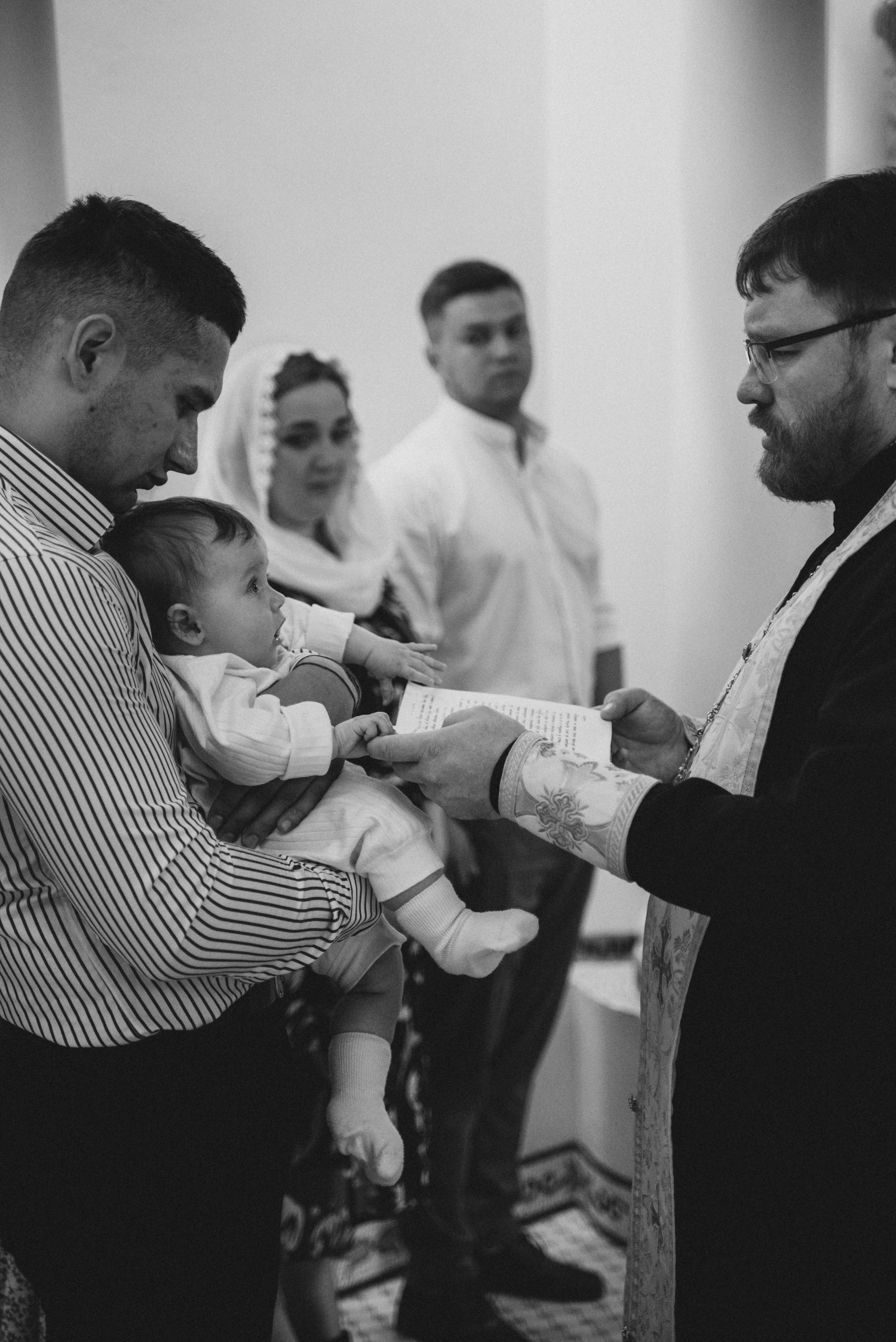Крещение Варюши (Храм Святой Живоначальной Троицы). Семейный фотограф в Минске Дарья Дреко