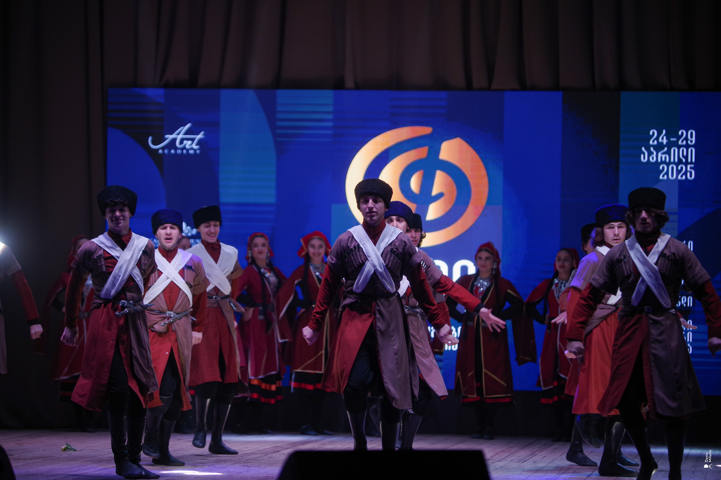 Танцы в Хоби. Портретный фотограф Денис Милютин