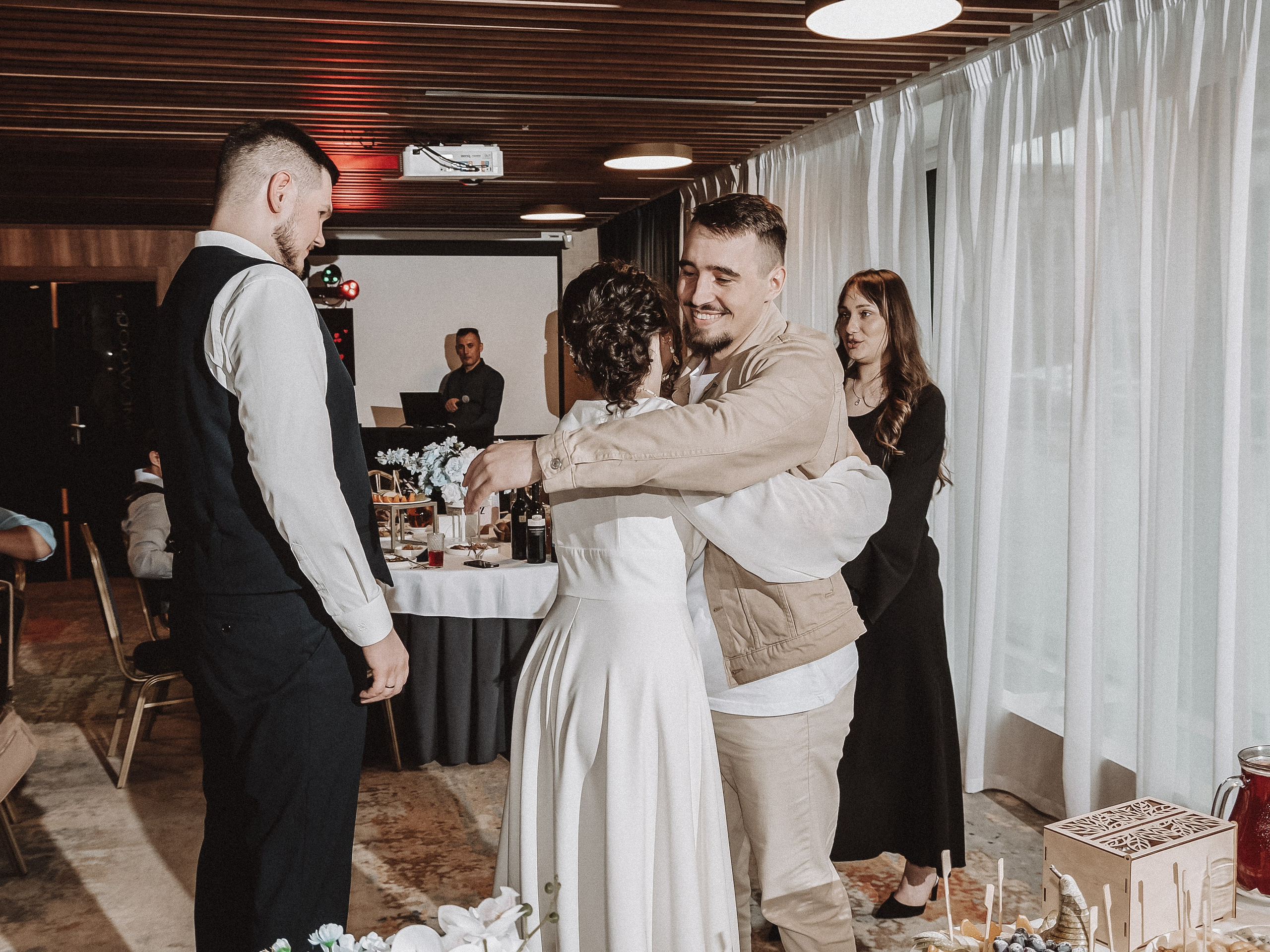 Свадебный фотограф в DoubleTree by Hilton, Новосибирск | Яна Иванова. Семейный и свадебный фотограф в Новосибирске Иванова Яна