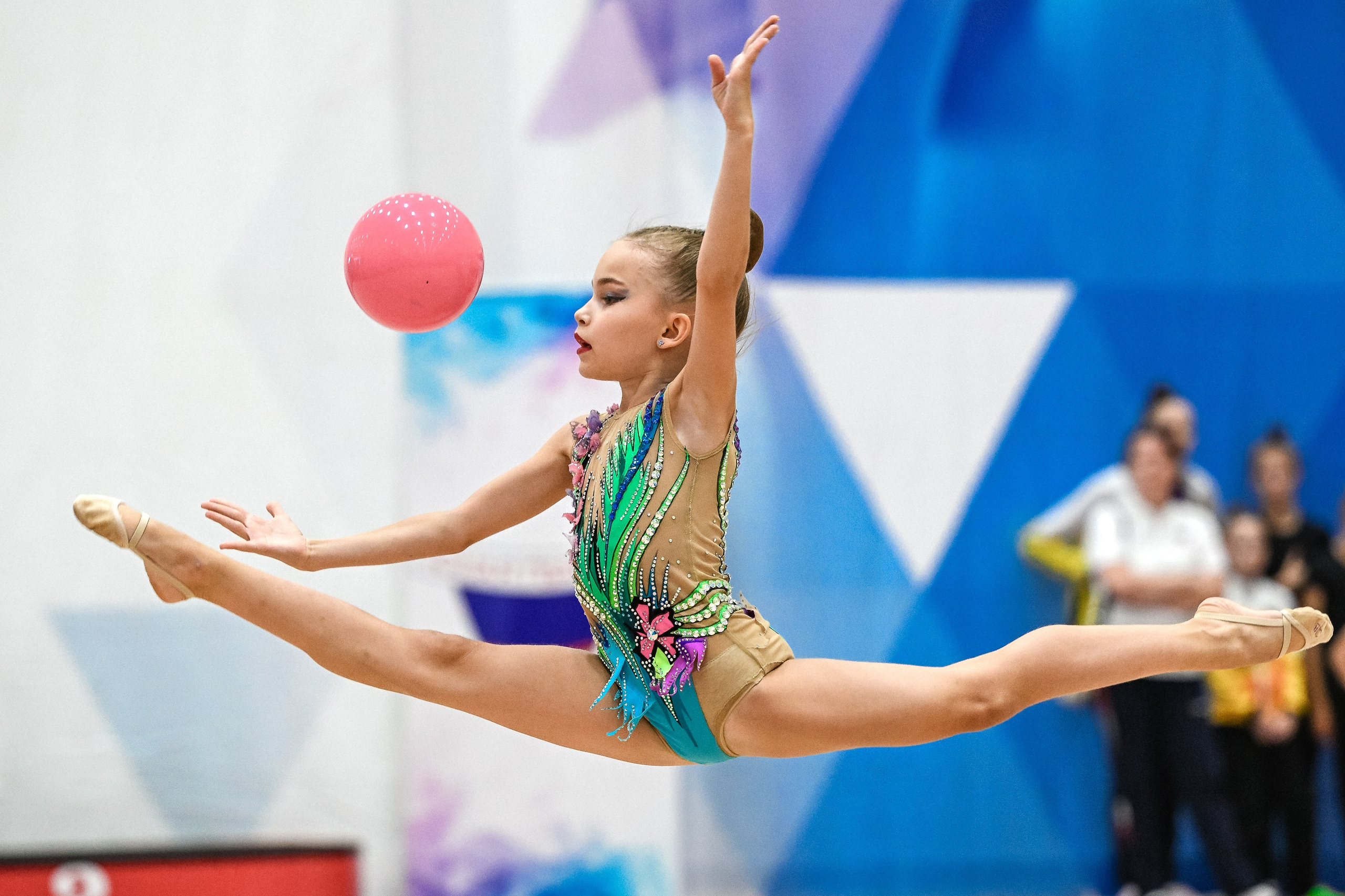 Всероссийские соревнования по художественной гимнастике «Юная Гвардия». ФОТОВИДЕОСПОРТ. Фото видео услуги на соревнованиях по художественной гимнастике. Видеотрансляция соревнований. Москва, ЦФО, ПФО