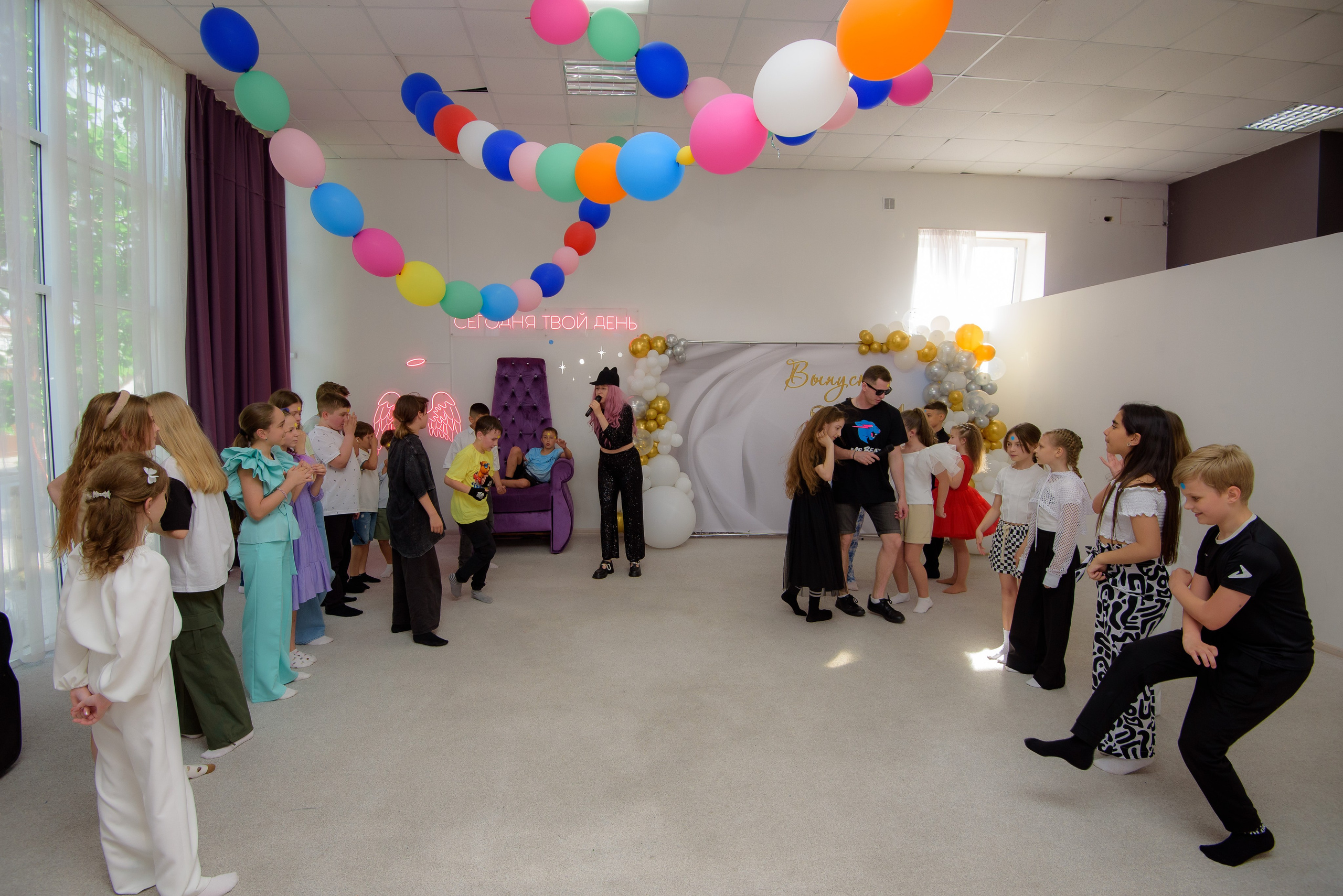 Выпускной 4классы. Выпускные книги Анапа Новороссийск Краснодар