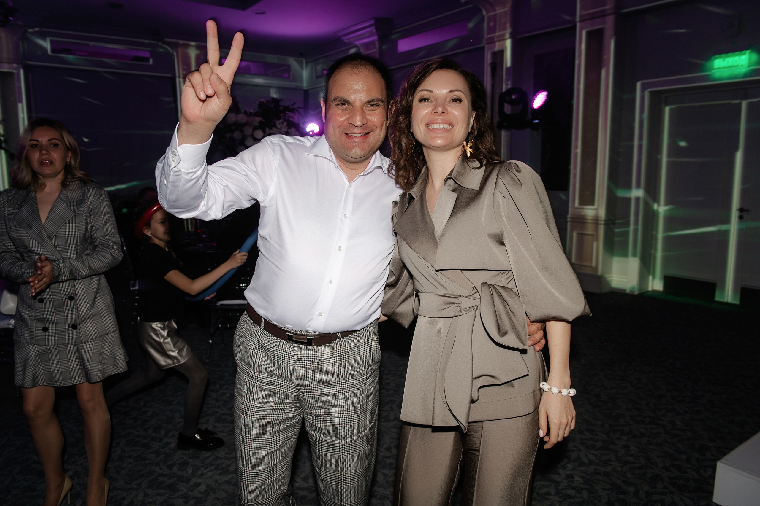 Свадебный фотограф Ростов Графский Парк. Свадебный фотограф в Ростове Максимов Максим