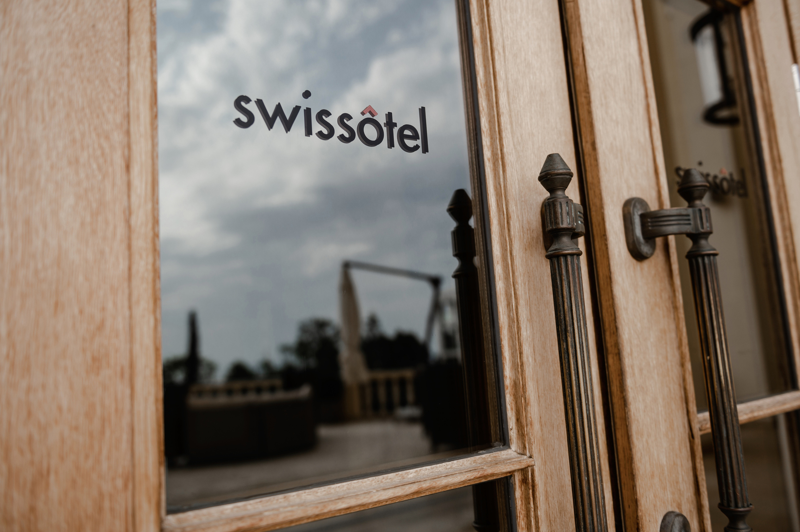 Свадебная фотосессия в отеле Swisshotel