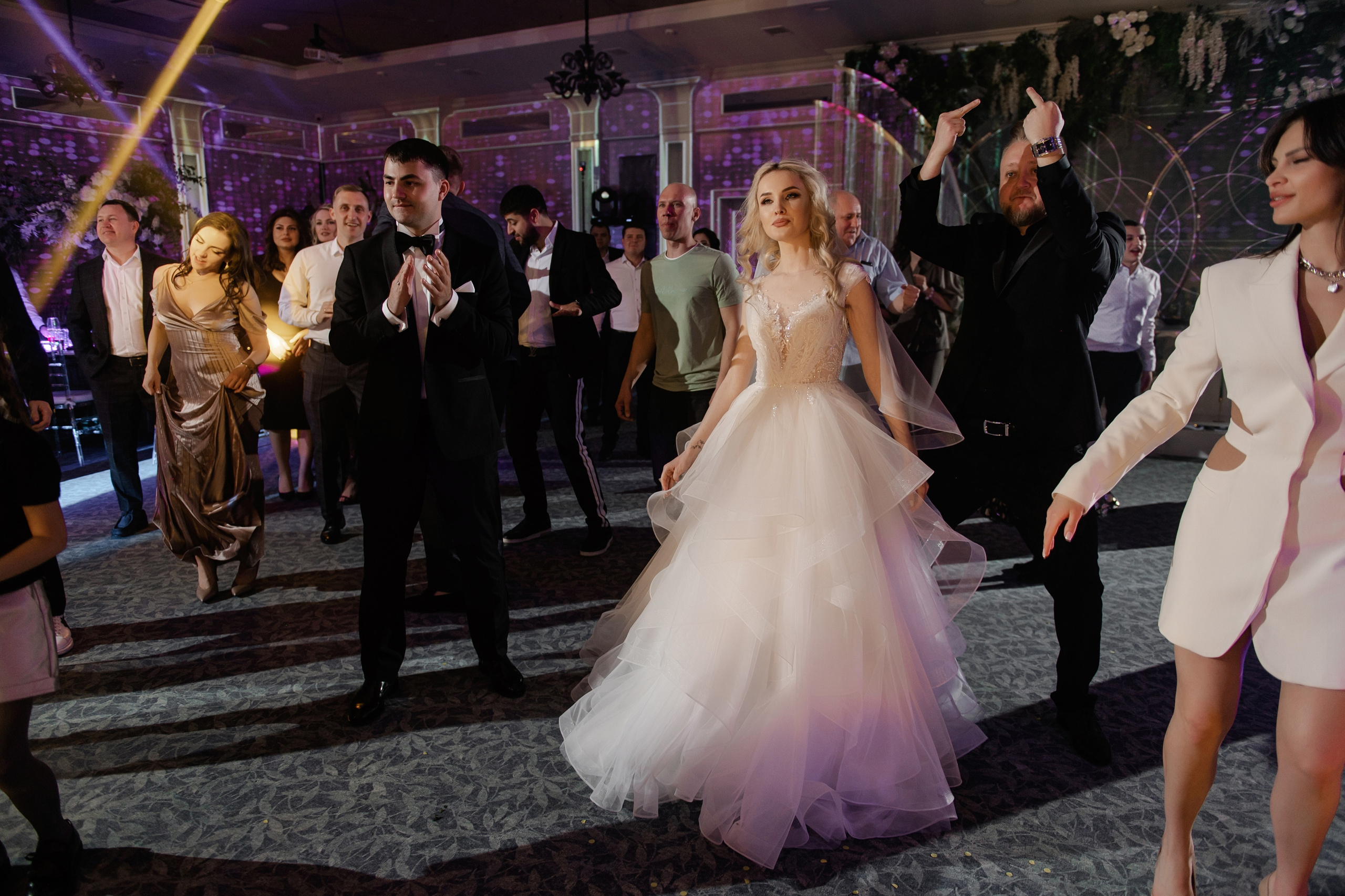 Свадебный фотограф Ростов Графский Парк. Свадебный фотограф в Ростове Максимов Максим