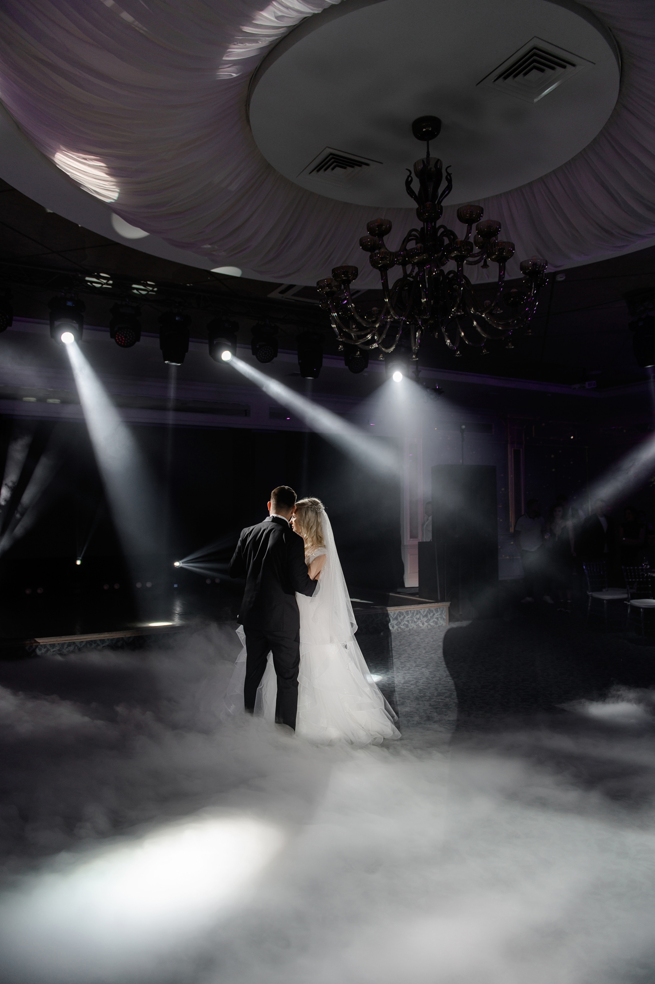 Свадебный фотограф Ростов Графский Парк. Свадебный фотограф в Ростове Максимов Максим