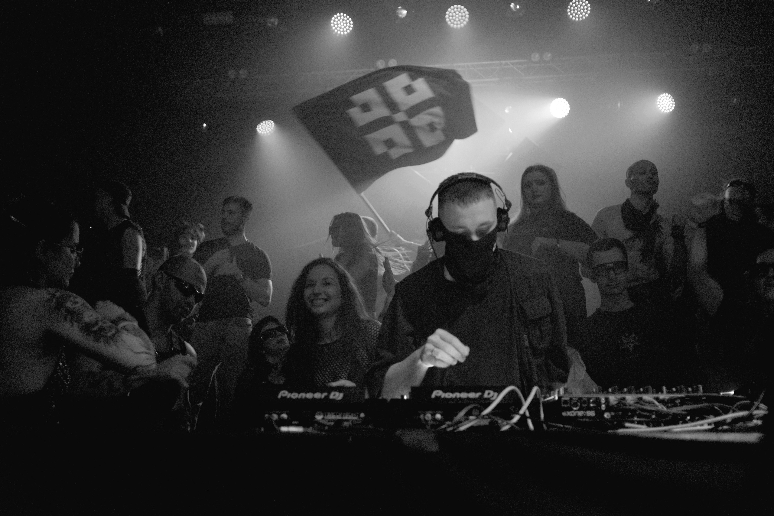 MONASTERIO. САНКТ-ПЕТЕРБУРГ. 8/11/2025. Репортажный фотограф в Санкт-Петербурге Даниил Могута