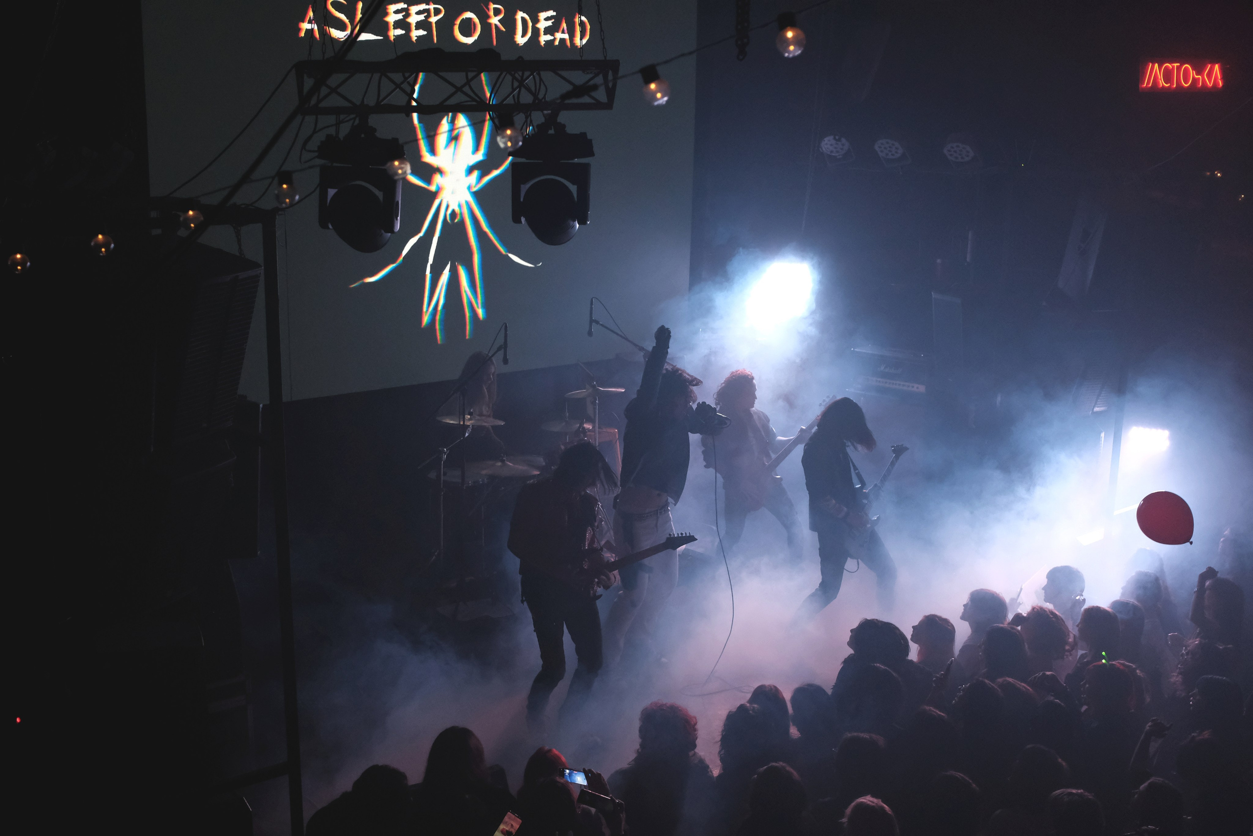 Концерт ASLEEP OR DEAD в ласточке. Репортажный фотограф в Санкт-Петербурге Даниил Могута