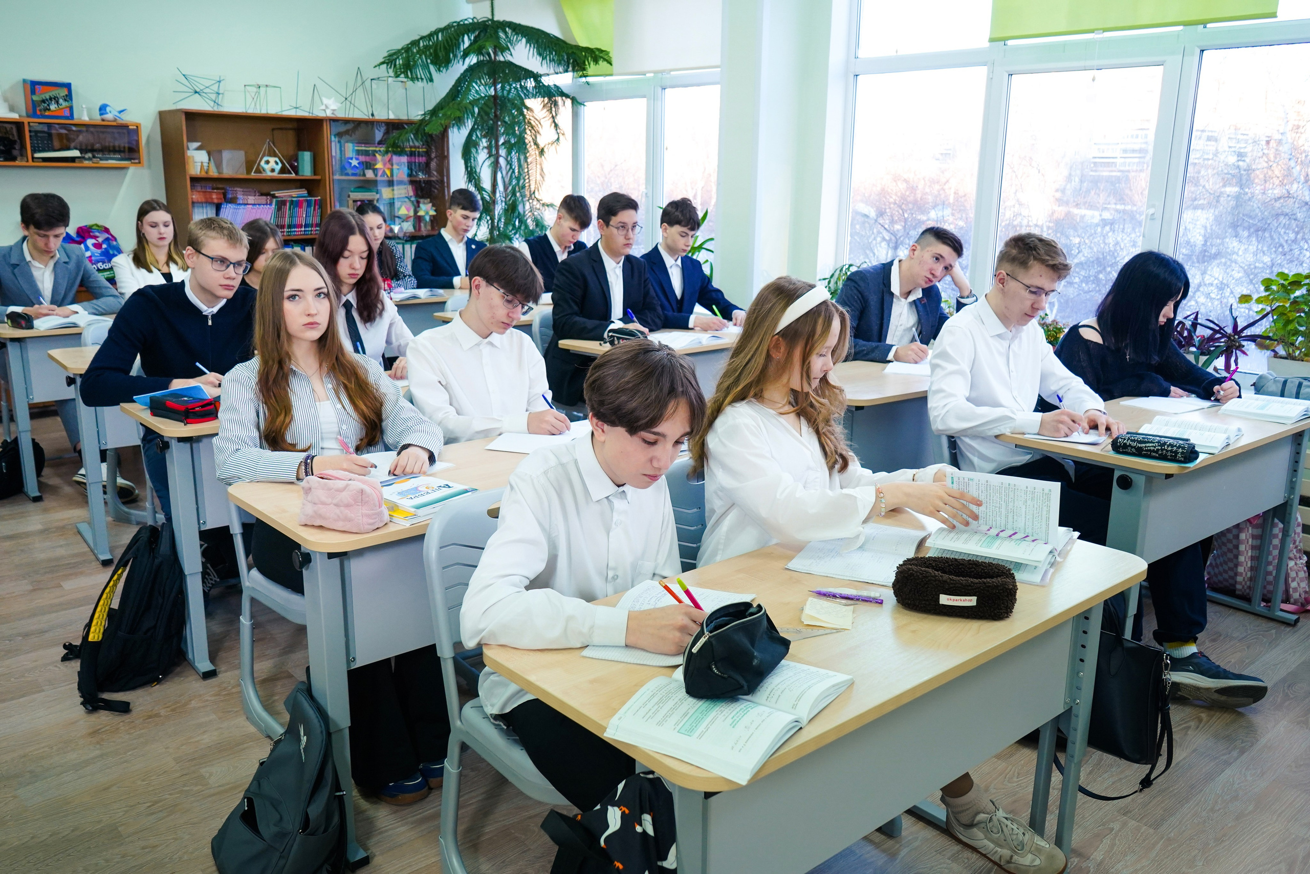 Выпускные альбомы для 9 класса, гимназия № 45. Школьный и семейный фотограф в Екатеринбурге Анна Лобанова