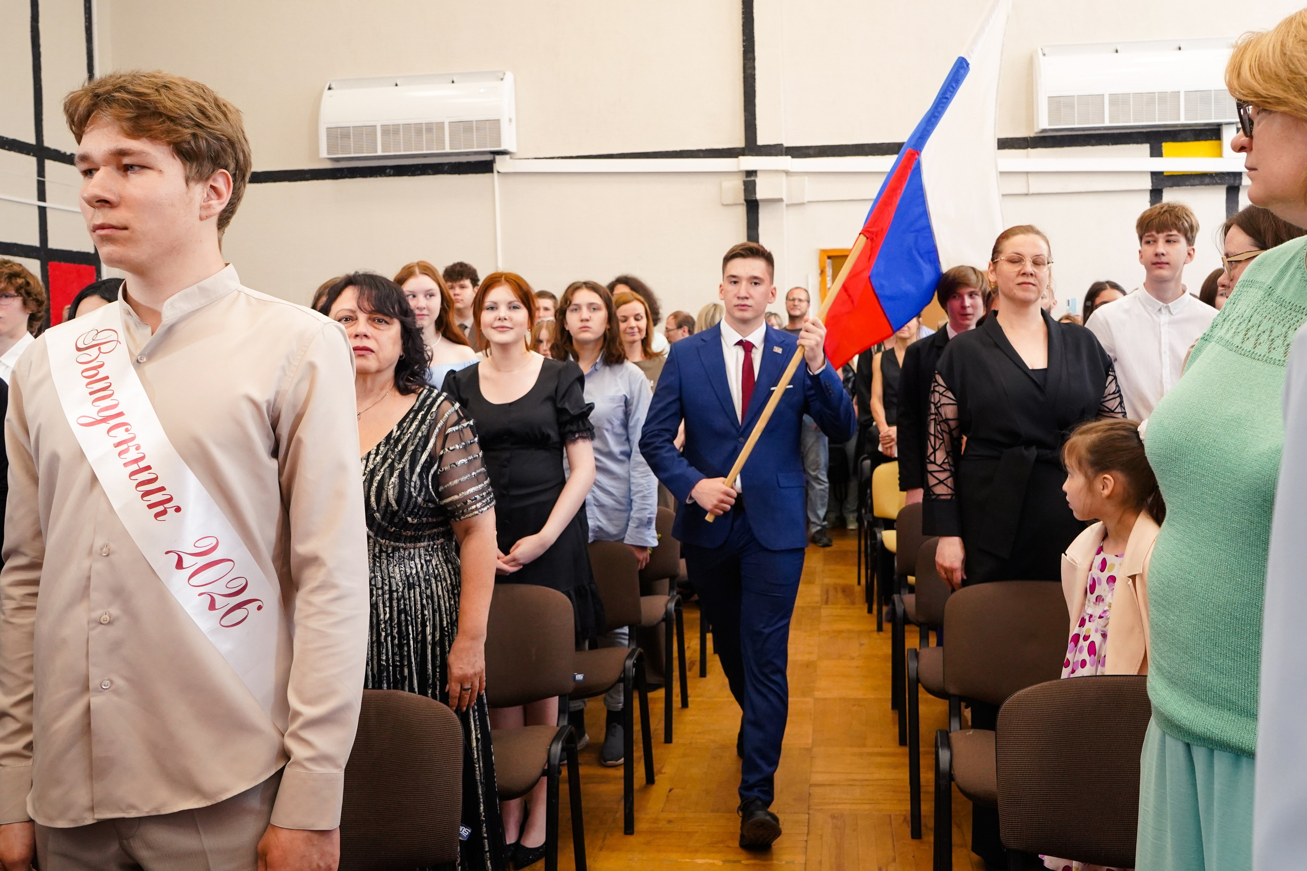 Вручение аттестатов. Гимназия 45, параллель 9 классов. Школьный и семейный фотограф в Екатеринбурге Анна Лобанова
