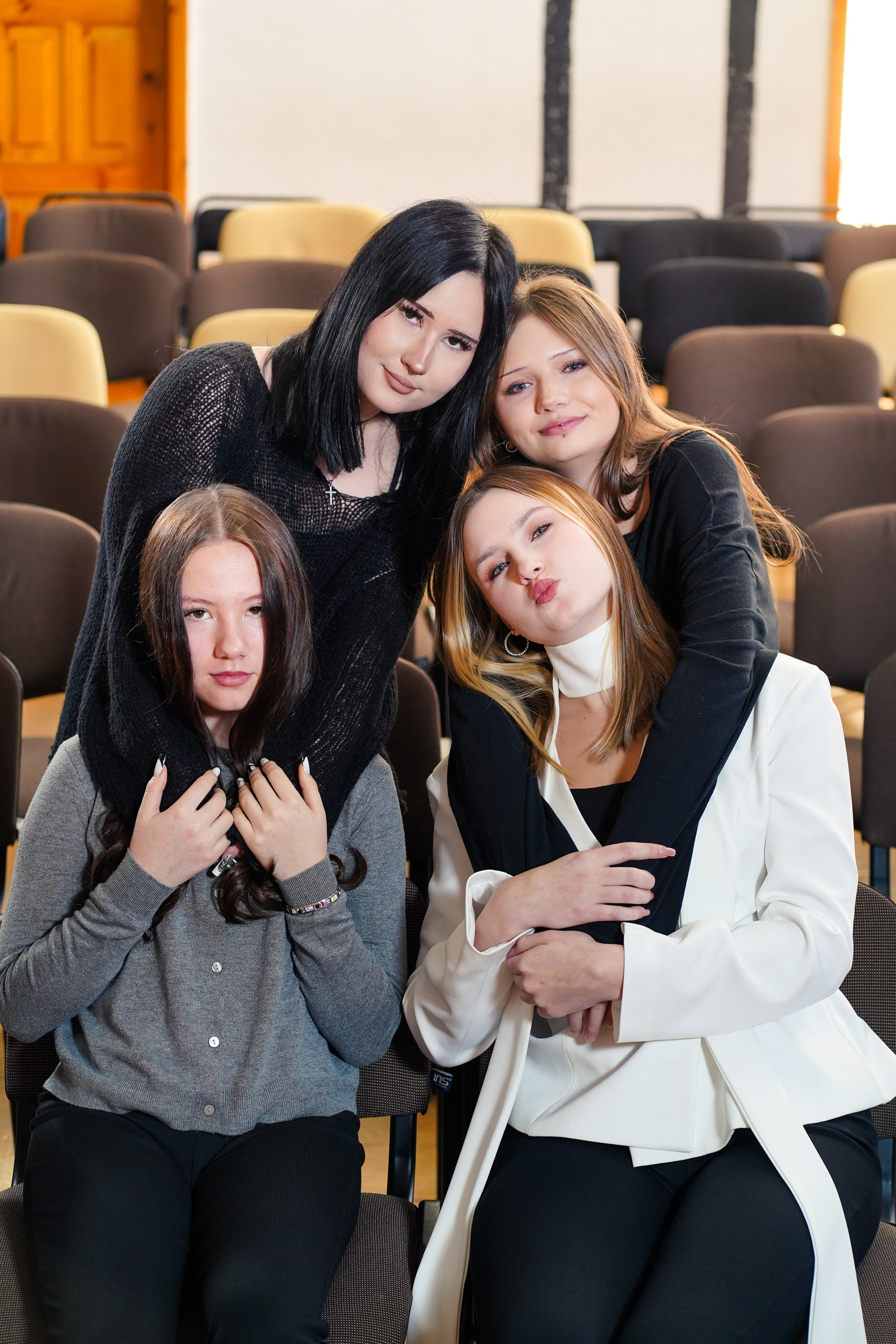Выпускные альбомы для 9 класса, гимназия № 45. Школьный и семейный фотограф в Екатеринбурге Анна Лобанова