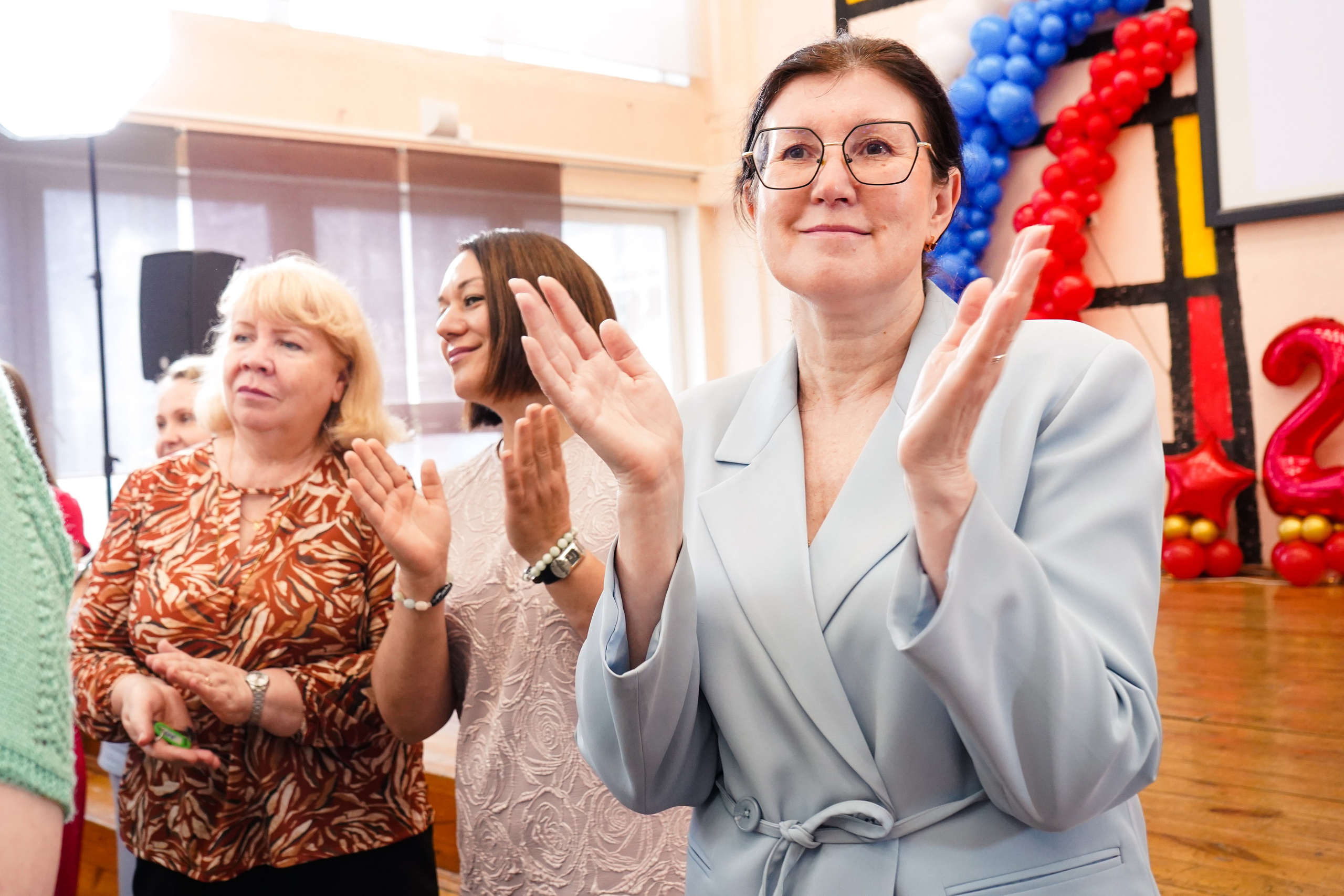 Вручение аттестатов. Гимназия 45, параллель 9 классов. Школьный и семейный фотограф в Екатеринбурге Анна Лобанова