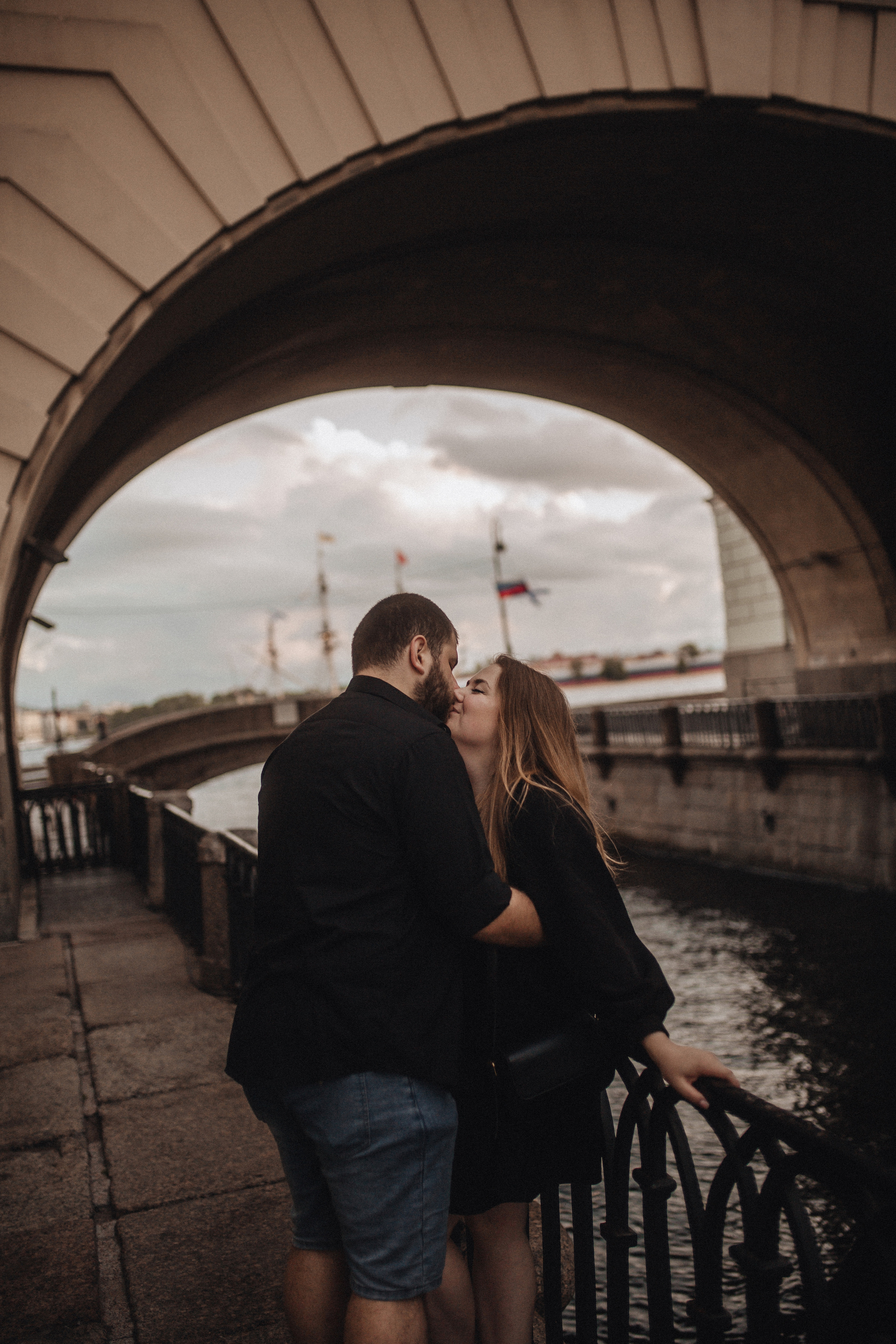 Видели ночь, гуляли всю ночь до утра. Фотограф в Санкт Петербурге Лара Великова
