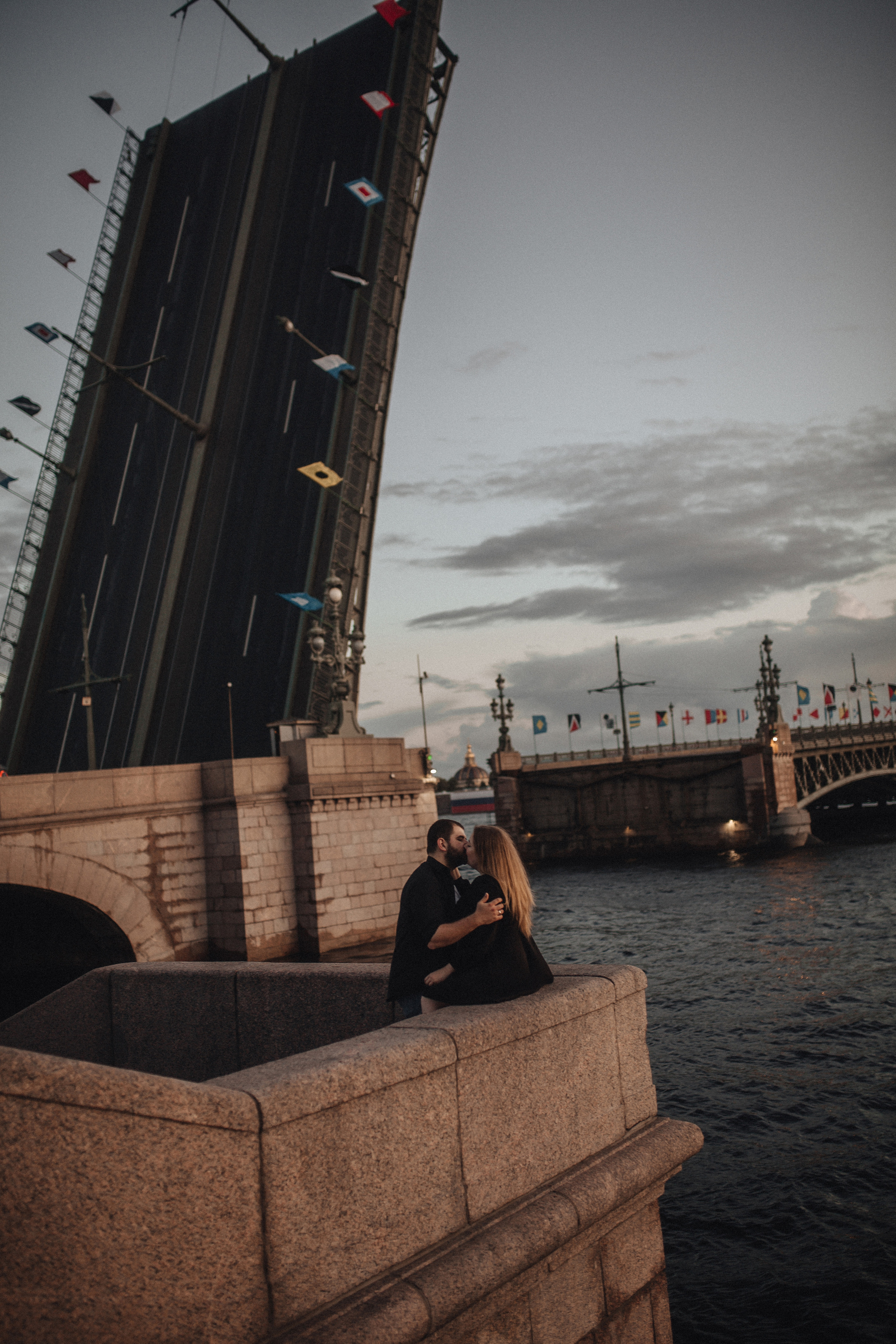 Видели ночь, гуляли всю ночь до утра. Фотограф в Санкт Петербурге Лара Великова