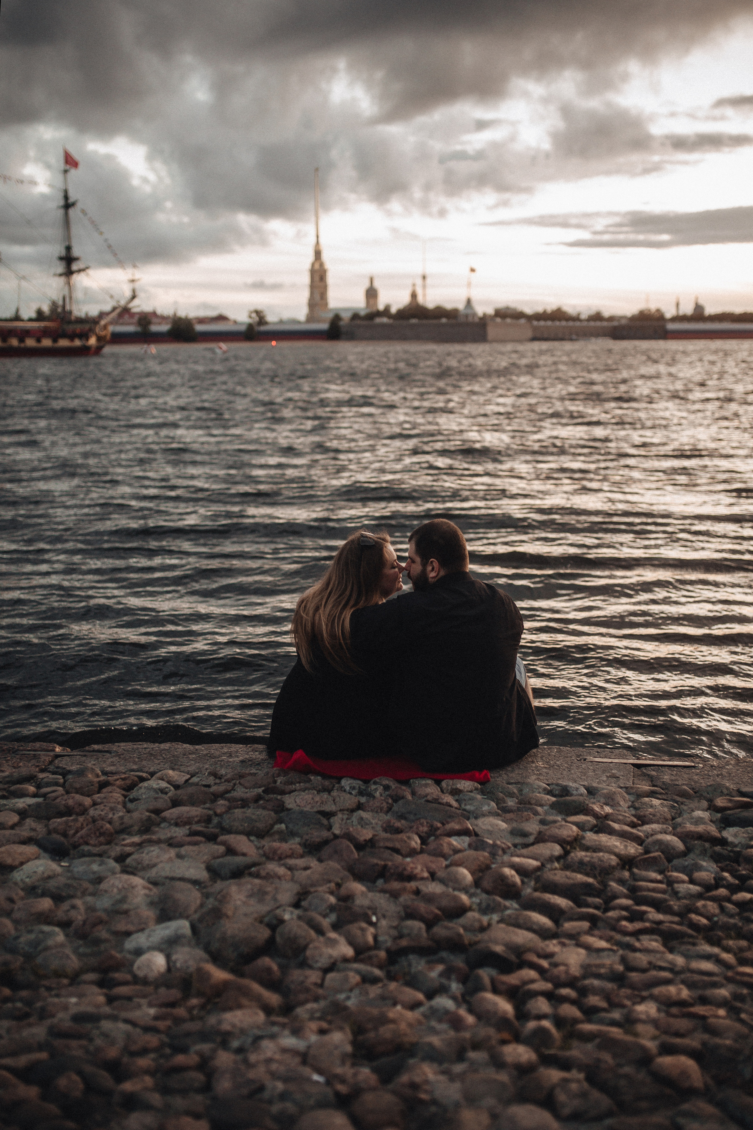 Видели ночь, гуляли всю ночь до утра. Фотограф в Санкт Петербурге Лара Великова