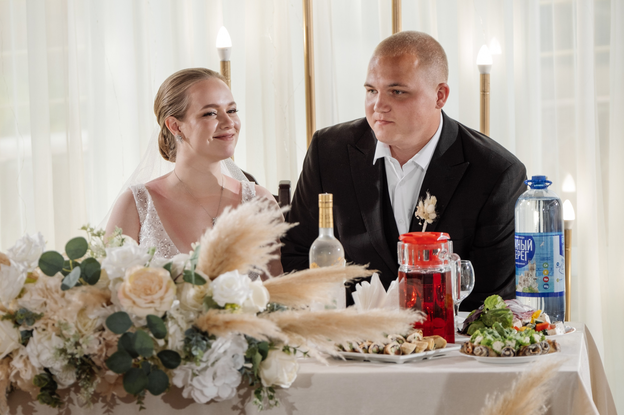 Свадебная фотосессия - выездная регистрация и банкет. Крым. Профессиональная фотосъемка в Крыму. Натуральные эмоции и живые кадры. Забронируйте дату прямо сейчас!