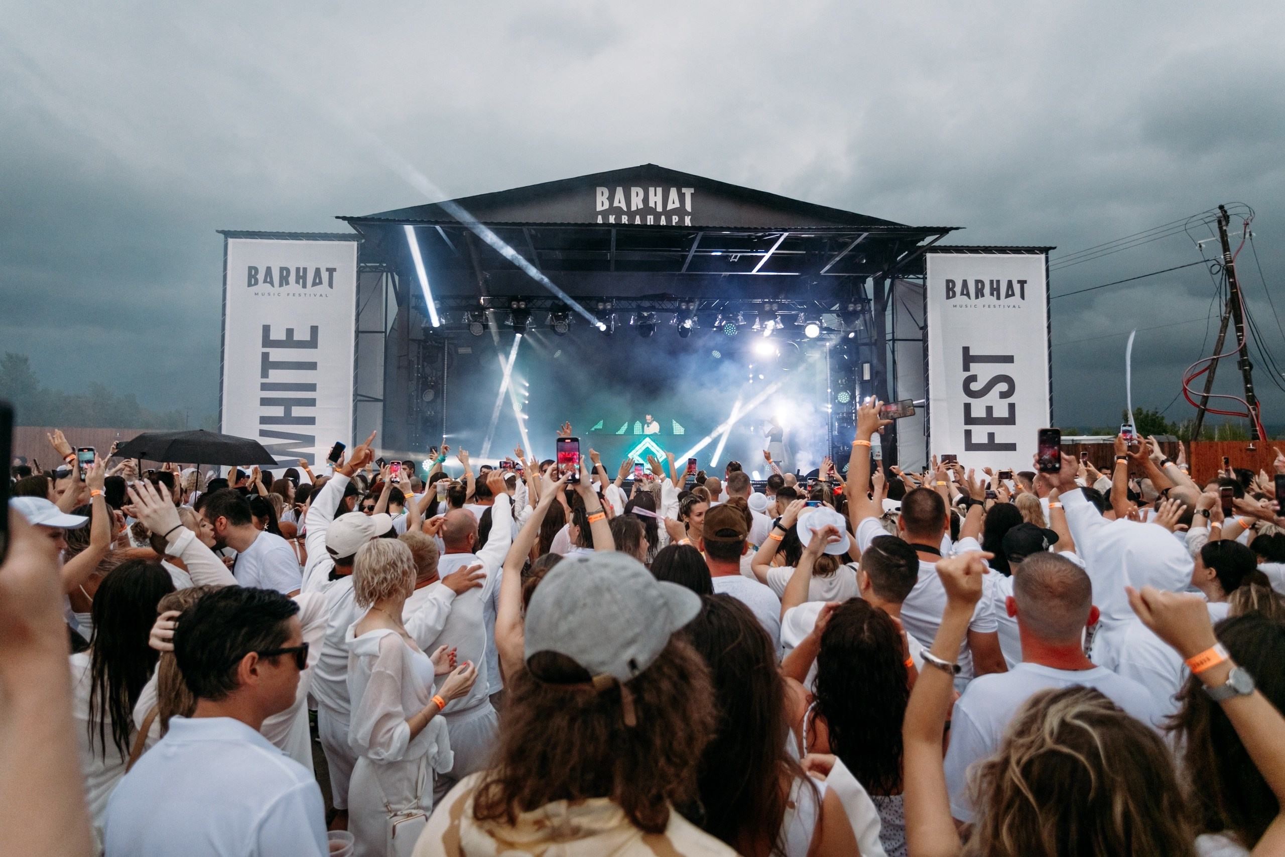 White Party @ Бархат парк. Репортажный фотограф Максим Полянский. Москва, Санкт-Петербург, Красноярск