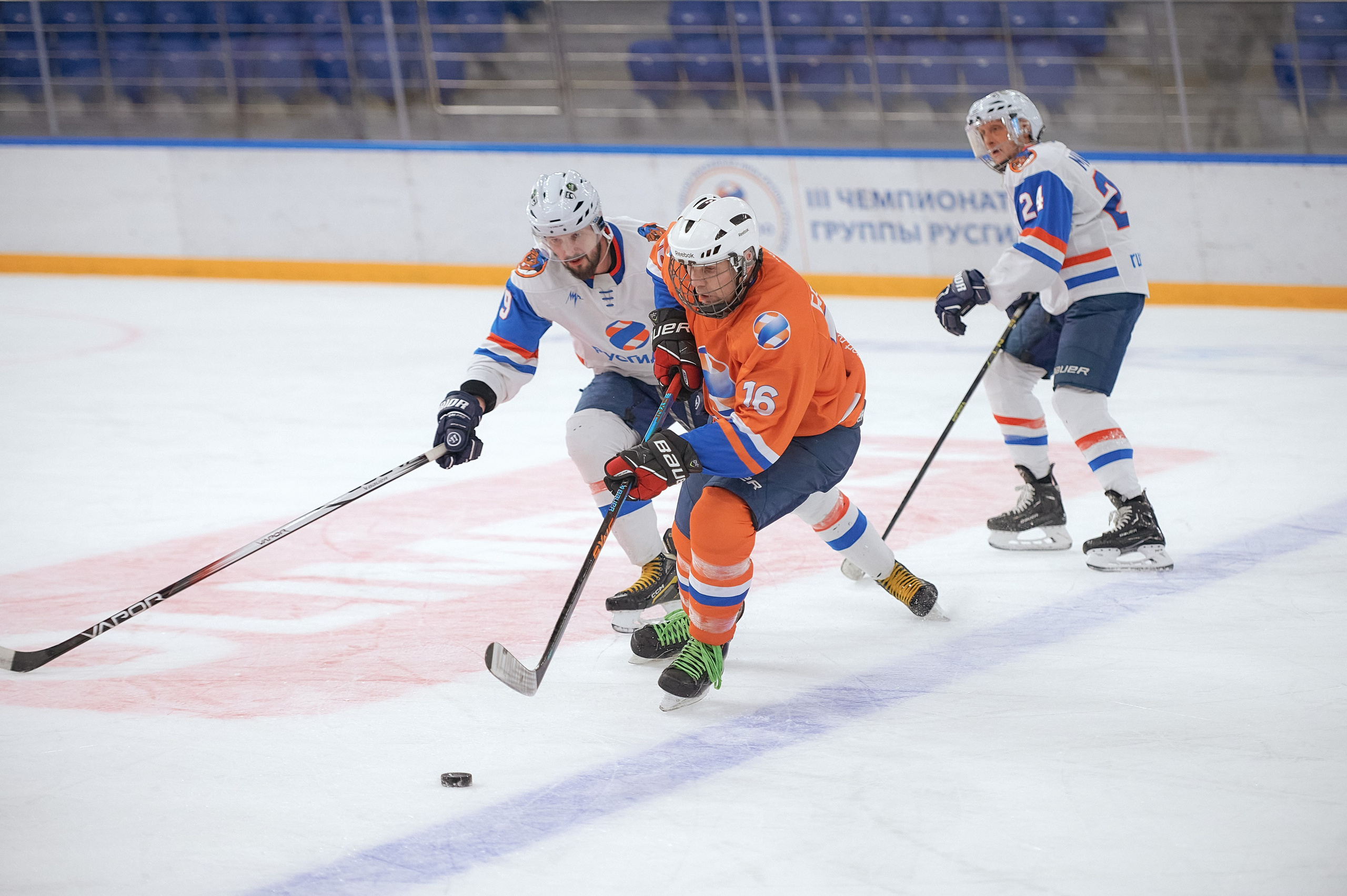 Портфолио репортажной фотосъёмки: Кристалл арена — Хоккей — РусГидро. Фотограф Яковлев Роман — Красноярск