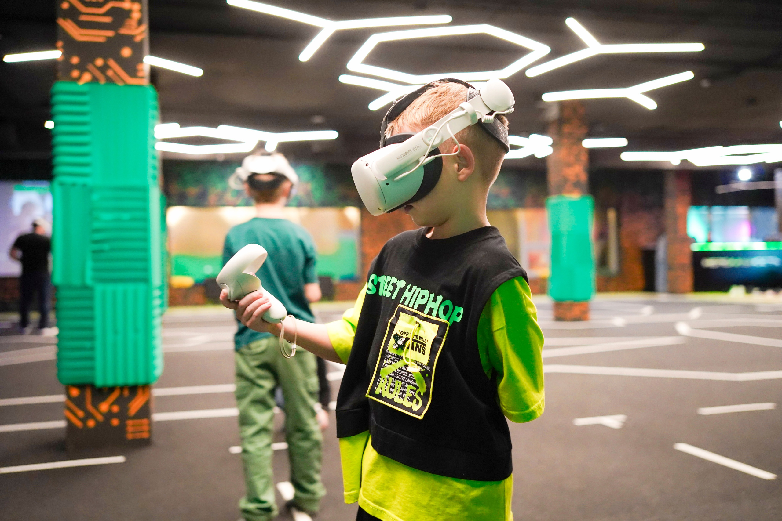 VR (November-December 2024). Felixtones