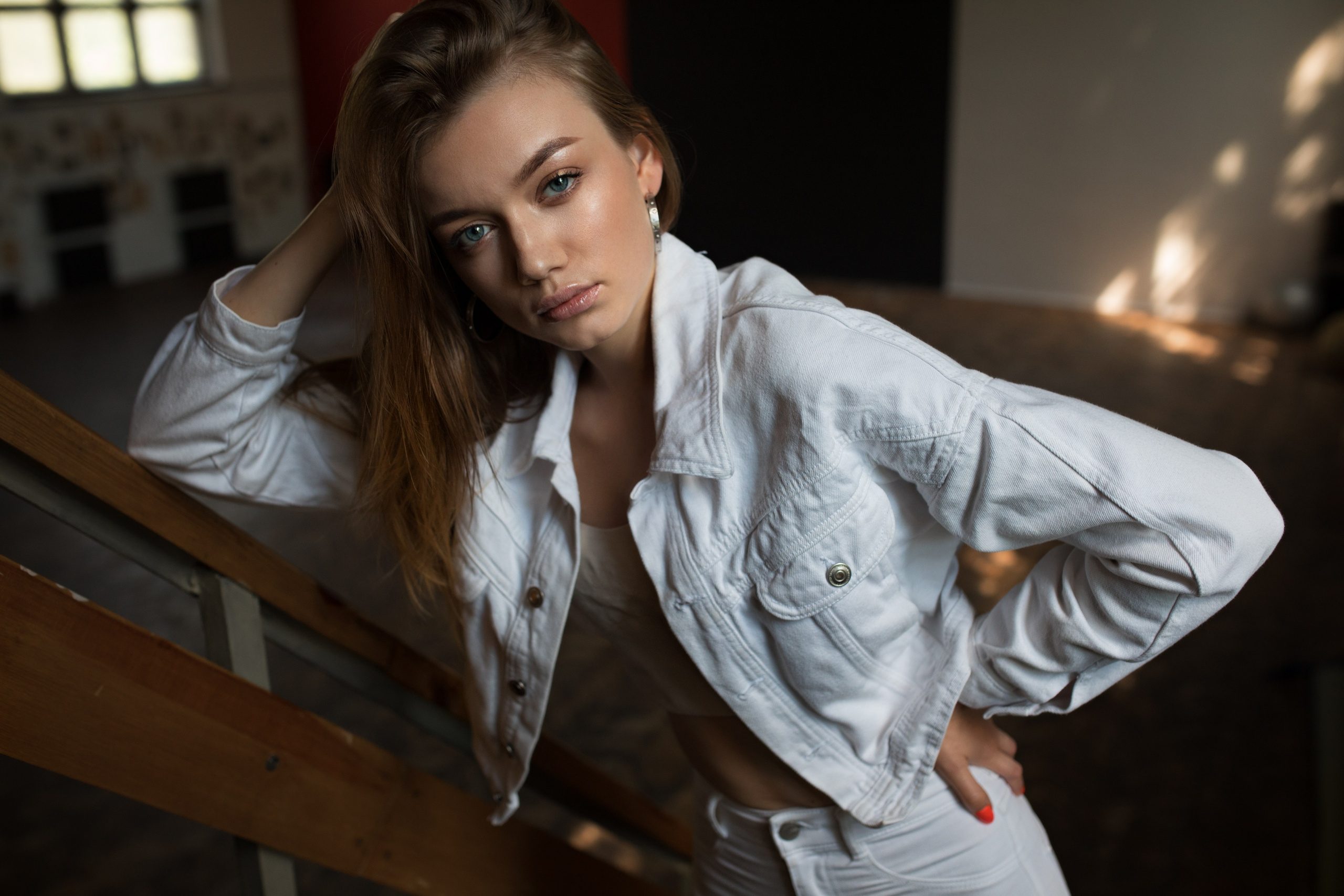 Съемка с Екатериной в минимальном интерьере в формате для «себя»