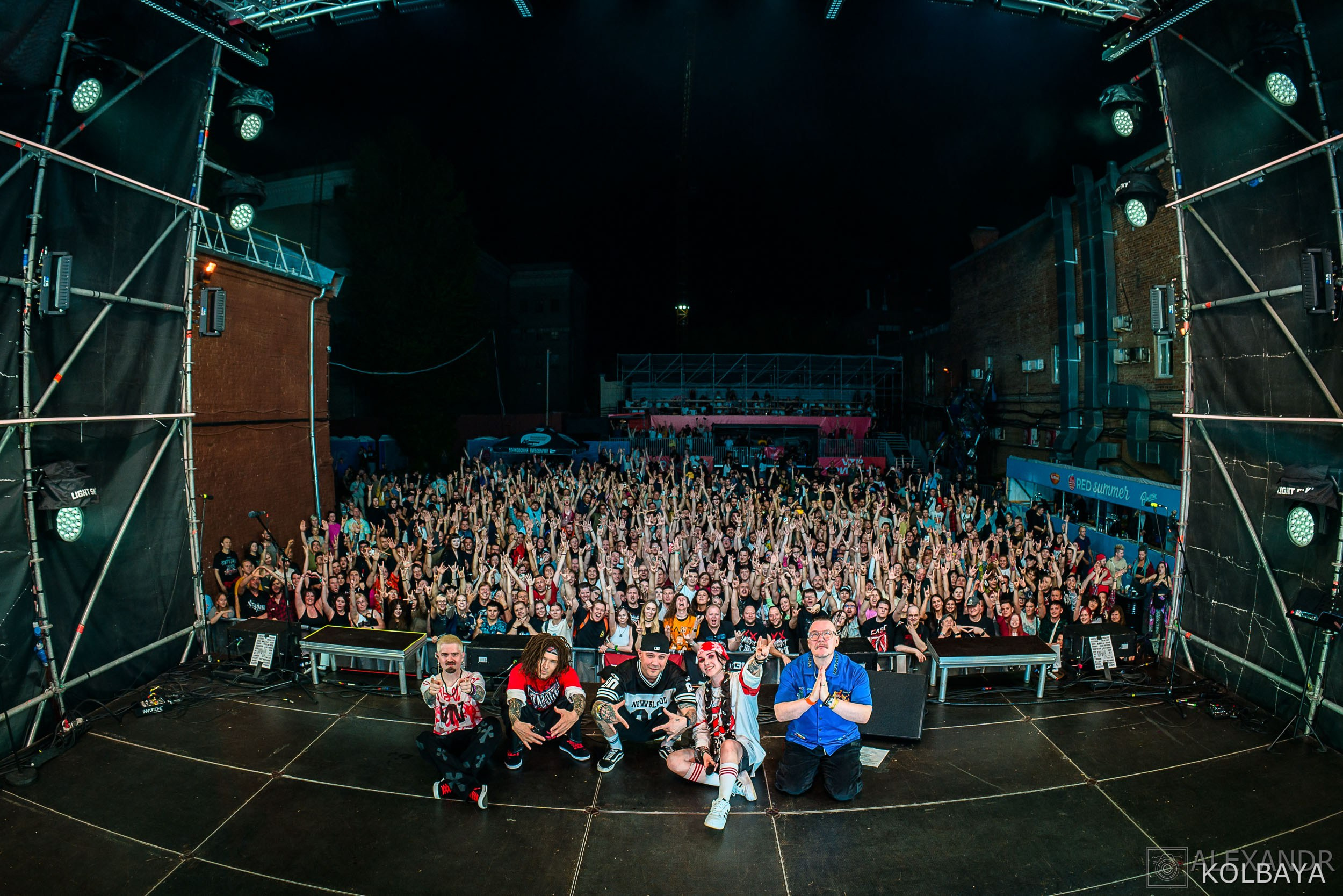 Фоторепортаж с концерта группы СЛОТ на Red Summer 2025. Концертный и театральный репортажный фотограф в Москве Александр Колбая