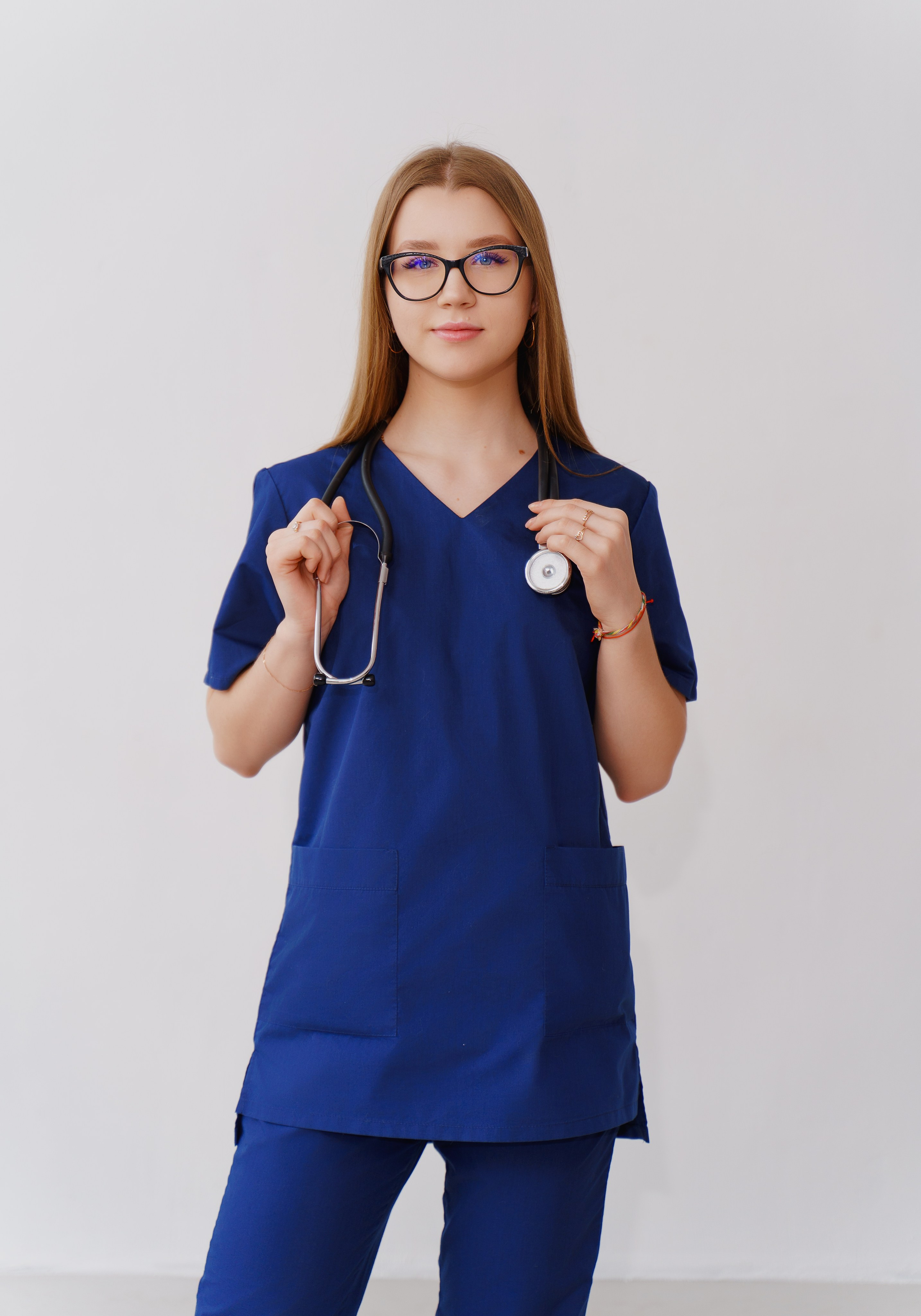 Медколледж. Стильные выпускные альбомы и индивидуальные фотосессии в Таганроге