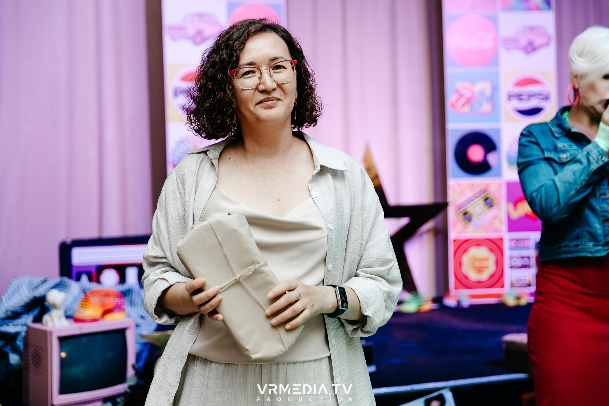 «Назад в 90-е!» в ресторане «Империя»