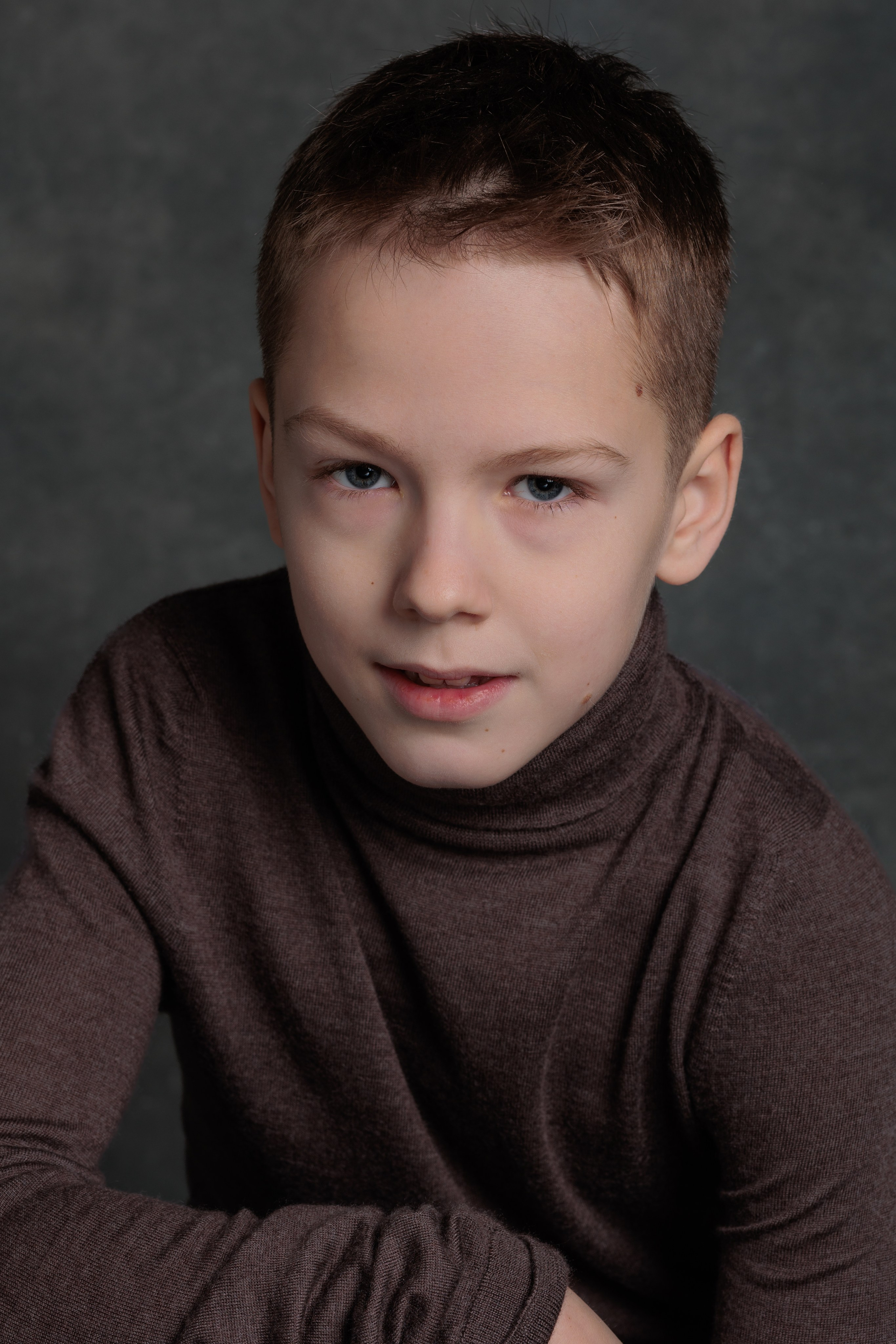 ЛЕВ. Я фотограф из Москвы к Вашим услугам