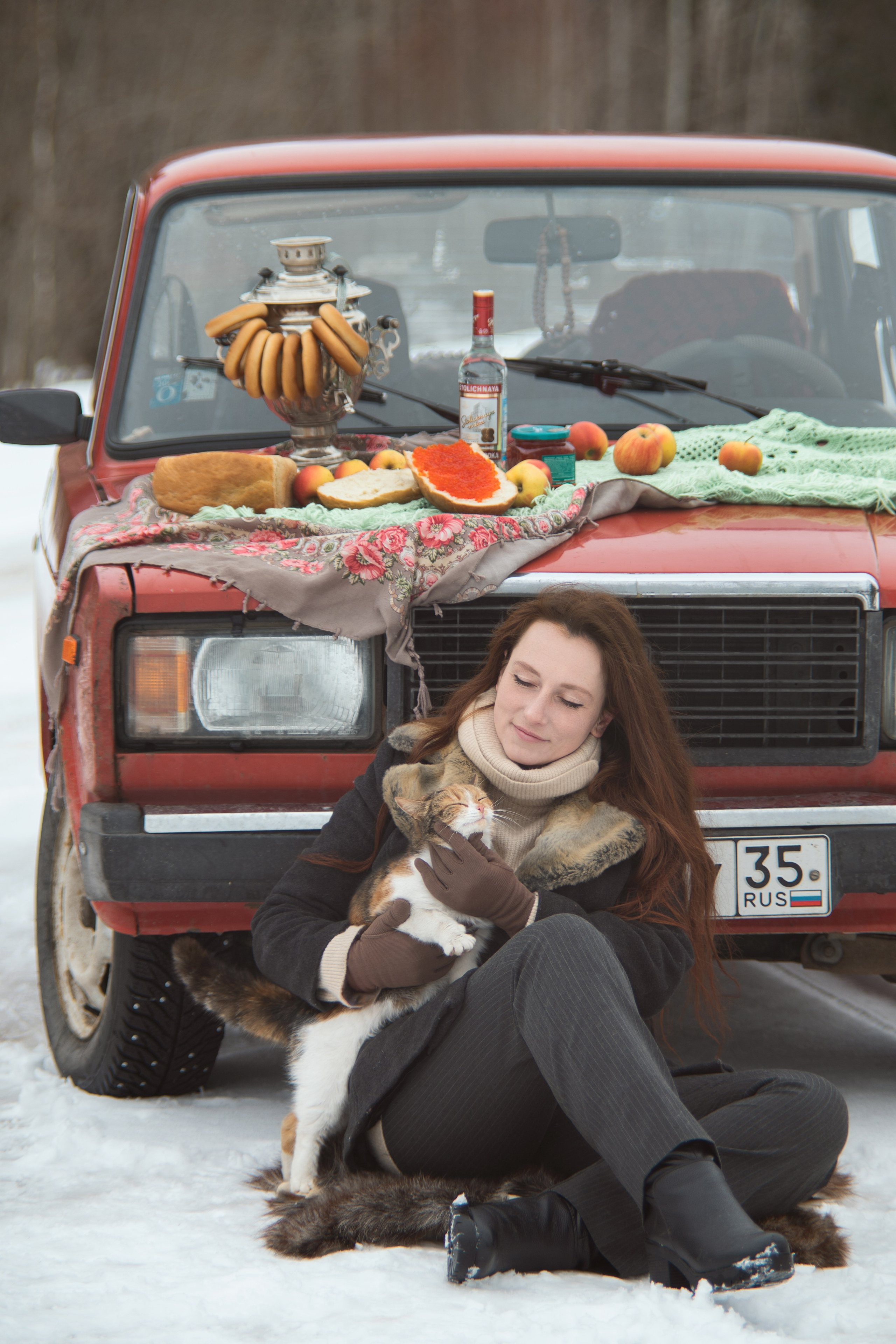 Анастасия и ее красный жигуль. Творческий фотограф Вологда