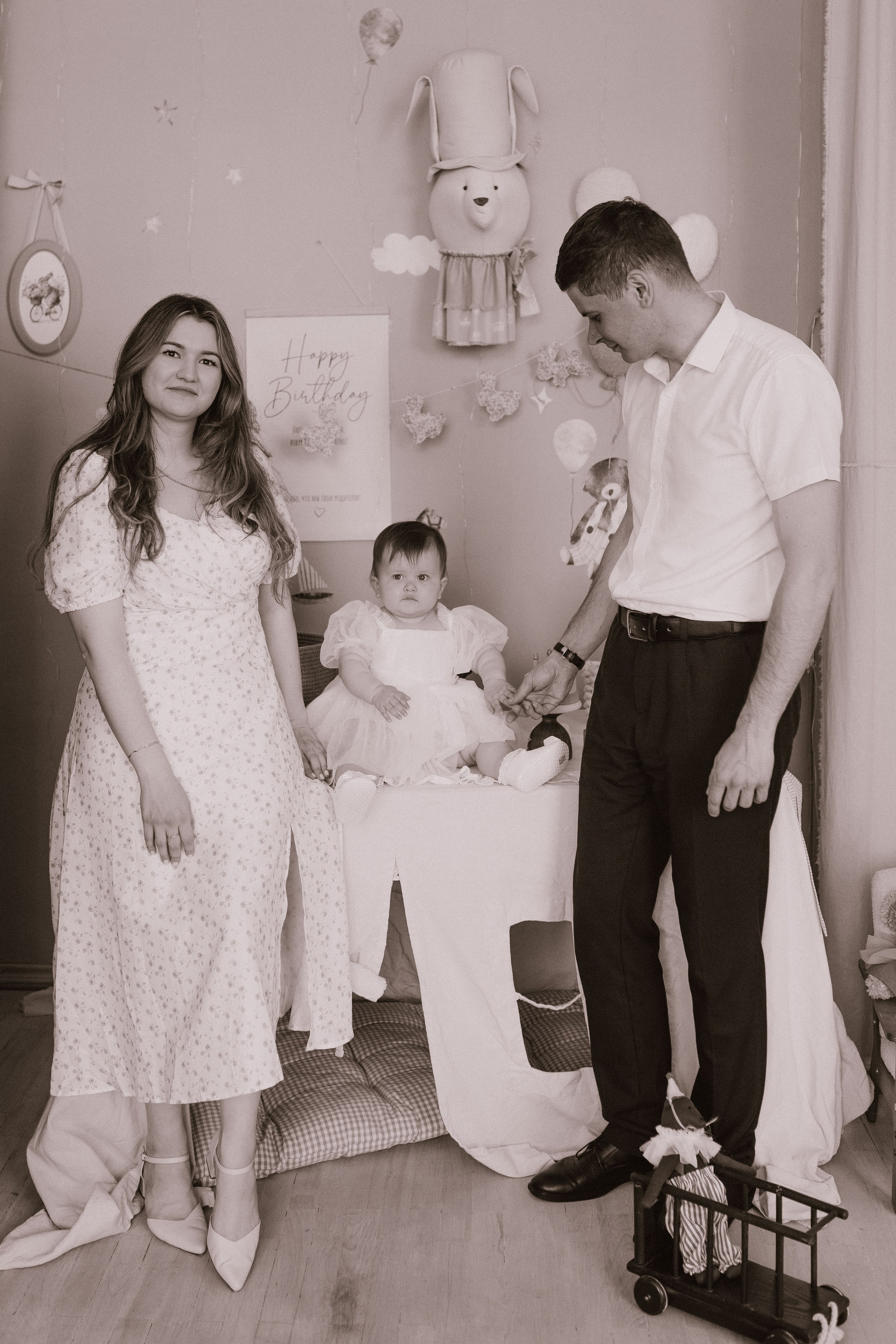 Лизе один годик. Семейная фотосессия в студии редкое фото. Фотограф в Ставрополе Svetlana Matveeva