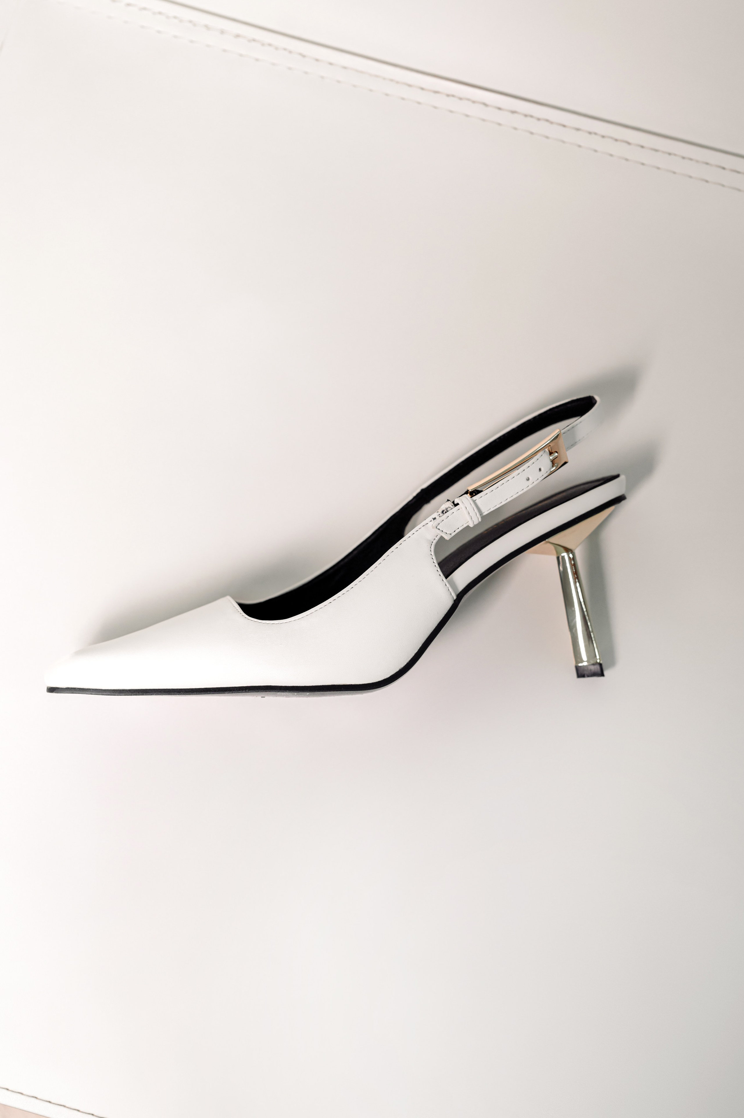 Съемка туфлей для маркетплейсов (Wildberries, Ozon, Яндекс.Маркет). Фотограф товаров для соцсетей - инстаграм, вконтакте. Контент-фотограф в Москве Хныкина Лена