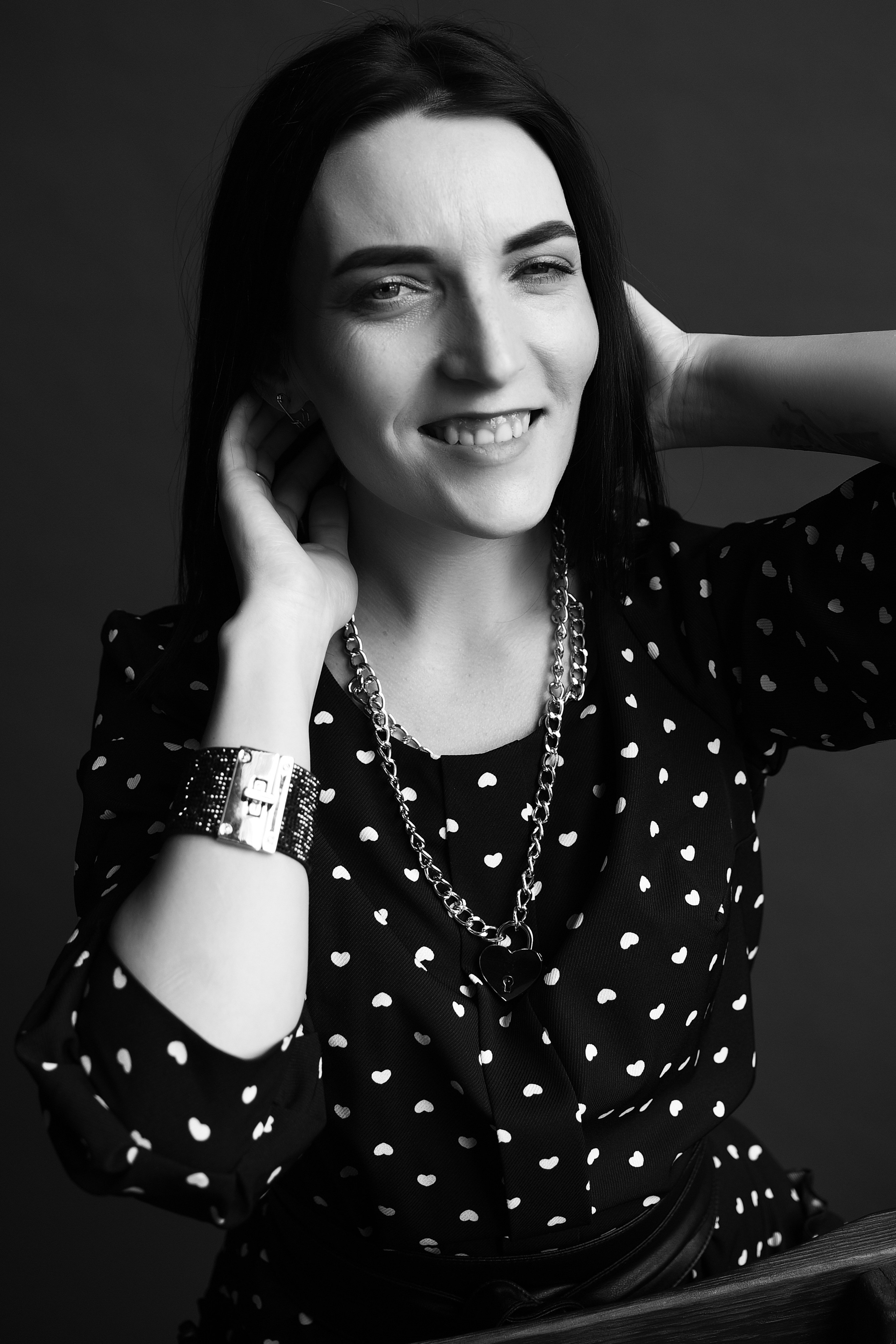 Индивидуальная студийная. Свадебный, семейный, детский, контент фотограф в Омске Максим Ильин