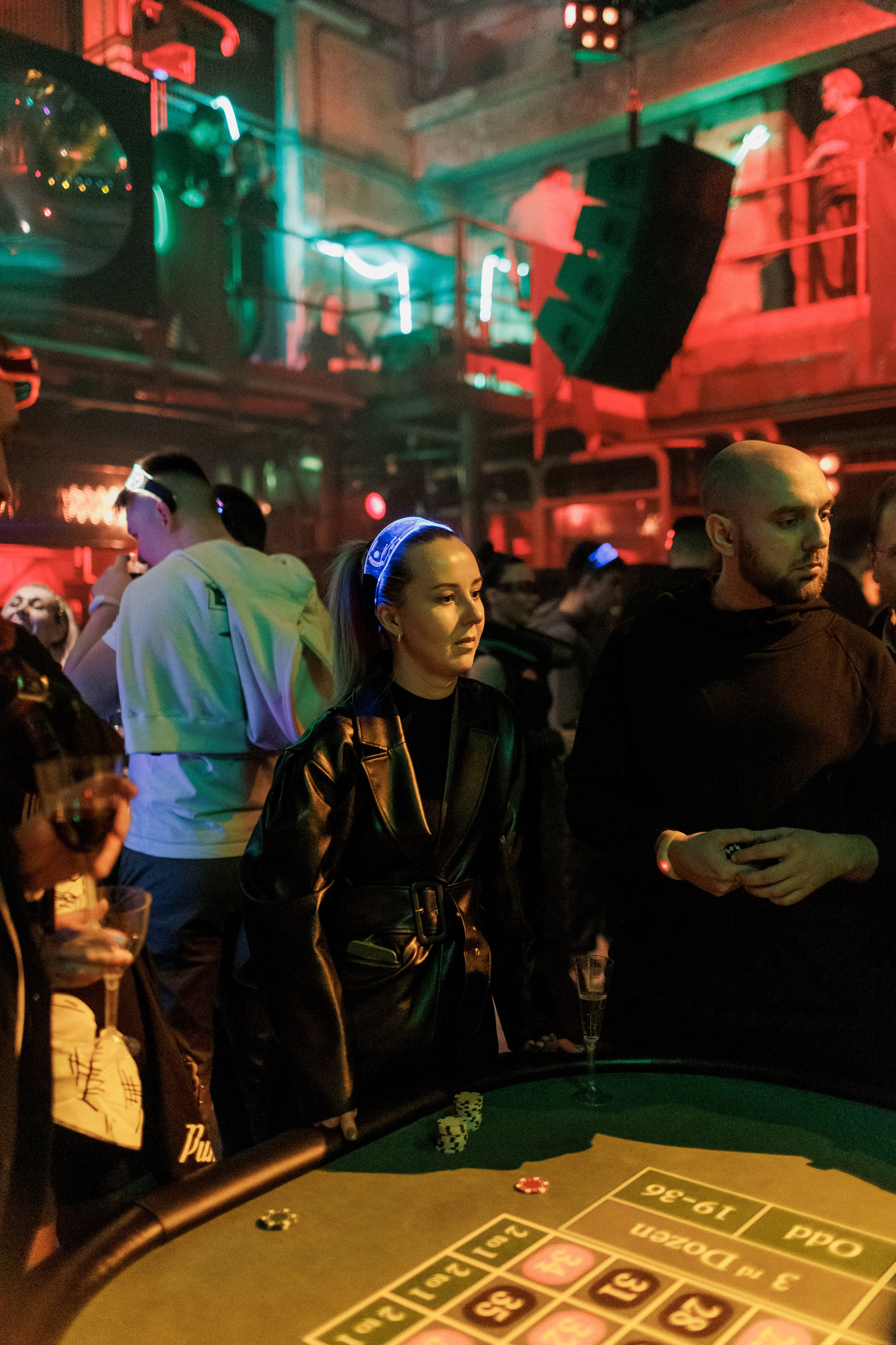 Hitech / Мутабор «Дельфин». Свадебный и семейный фотограф