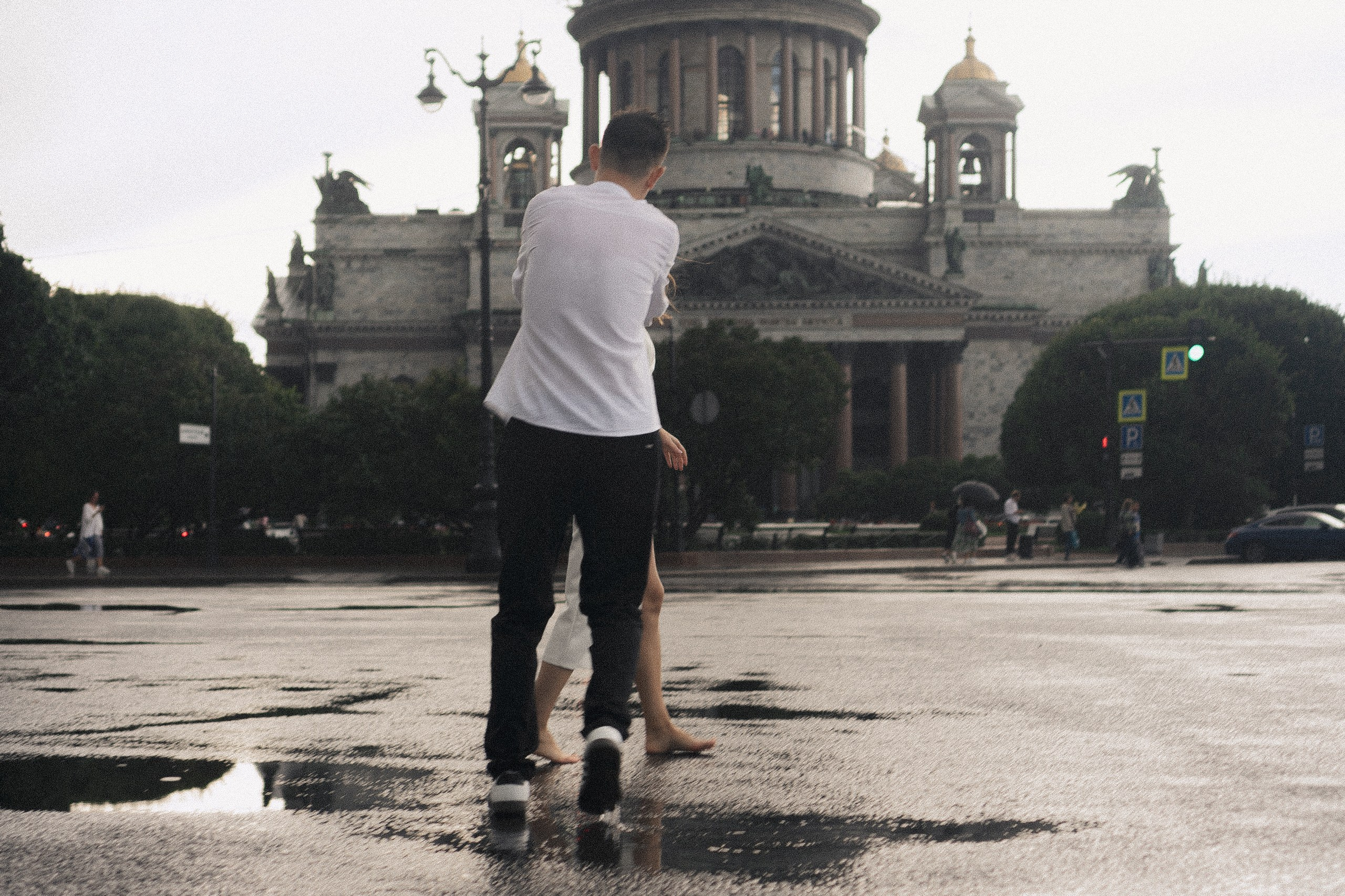 СВАДЕБНАЯ ФОТОСЕСИСИЯ В МЕТРО И ВОЗЛЕ ИСАКИЕВСКОГО СОБОРА В ДОЖДЬ. Профессиональный фотограф, Санкт-Петербург — Виктория Богомолова