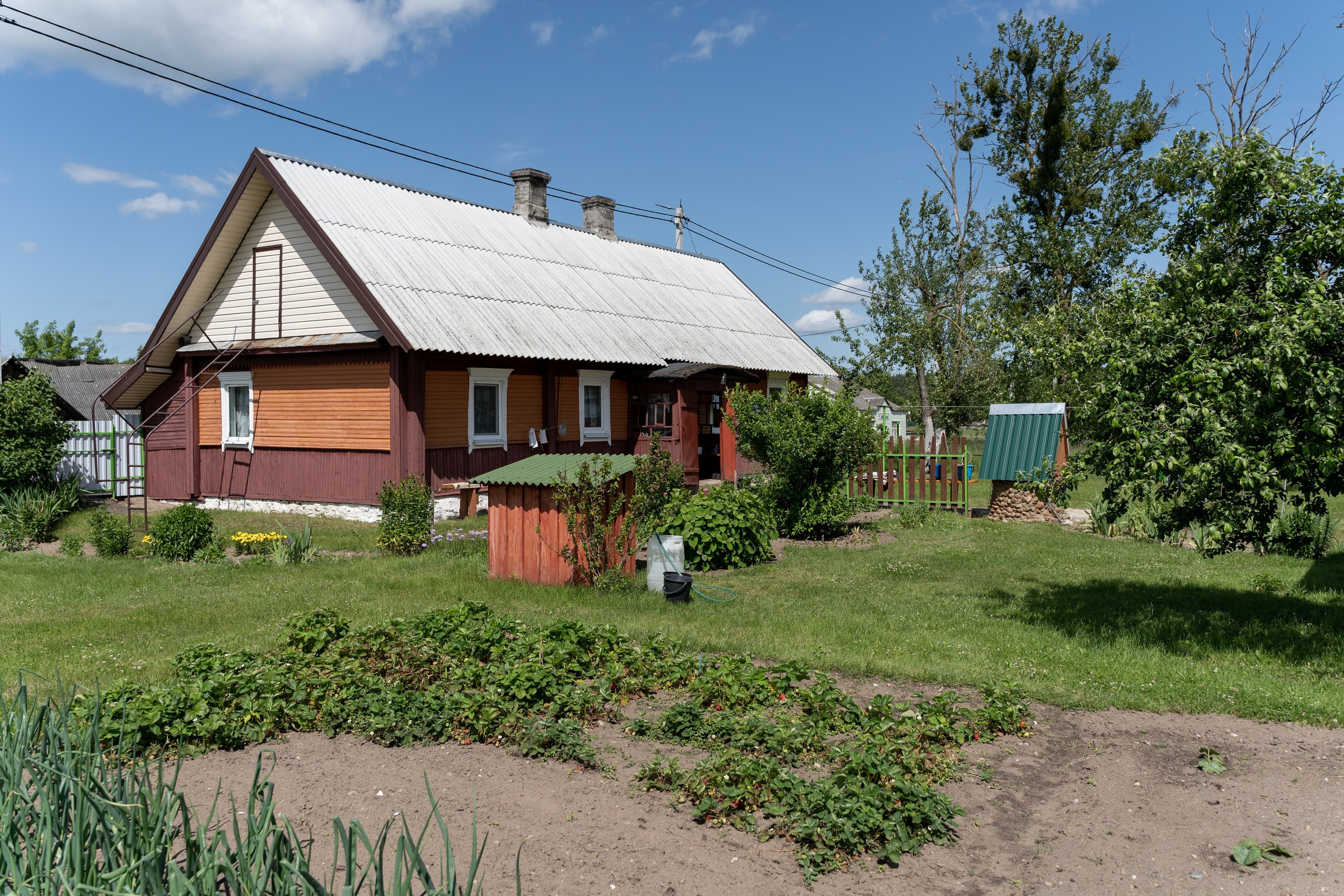 Home.land. Künstler Verstecktoff